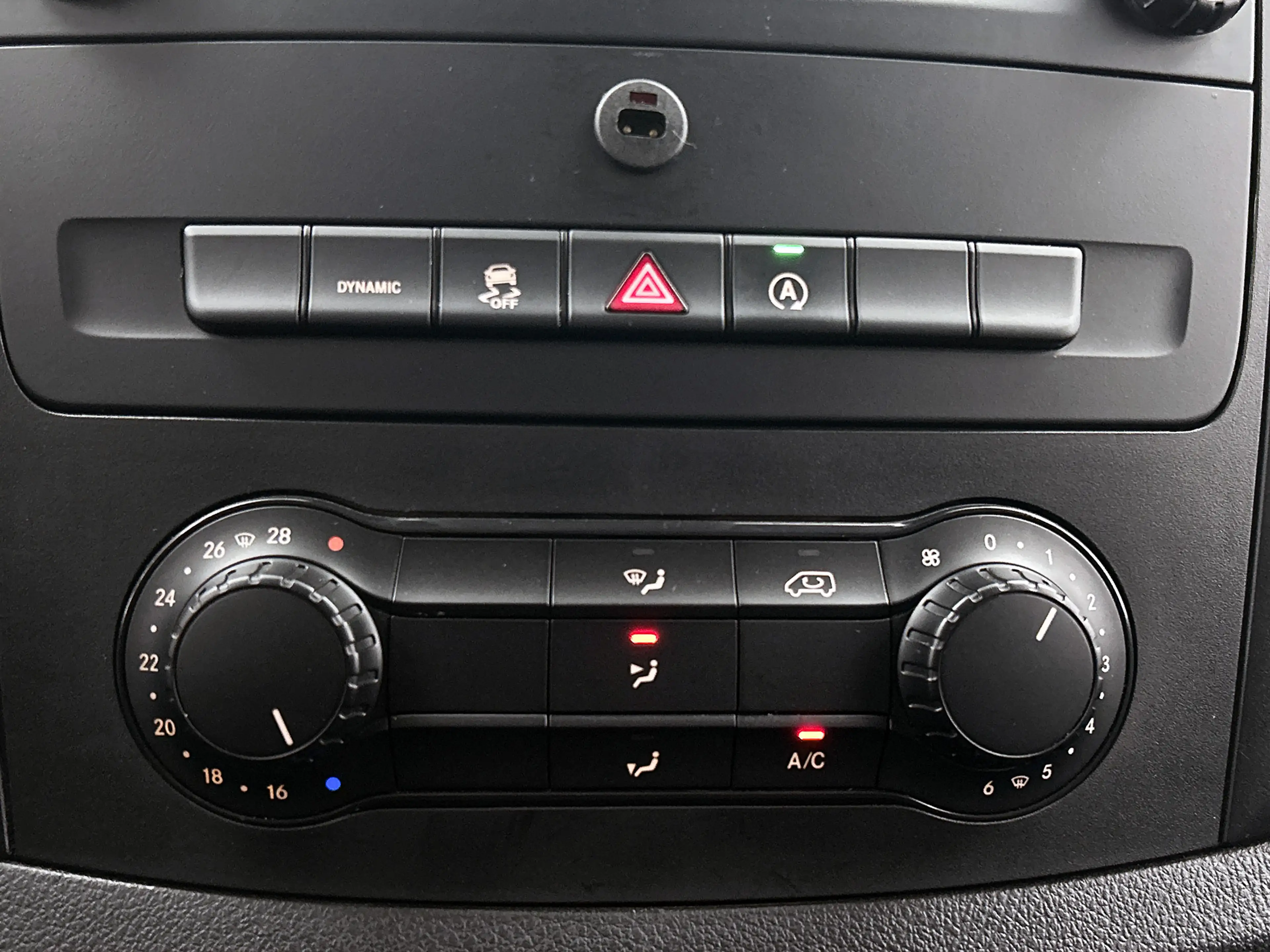 Mercedes-Benz Vito 116 CDI Lang Trekhaak, 19" Velgen, Navi, Camera — photo 29