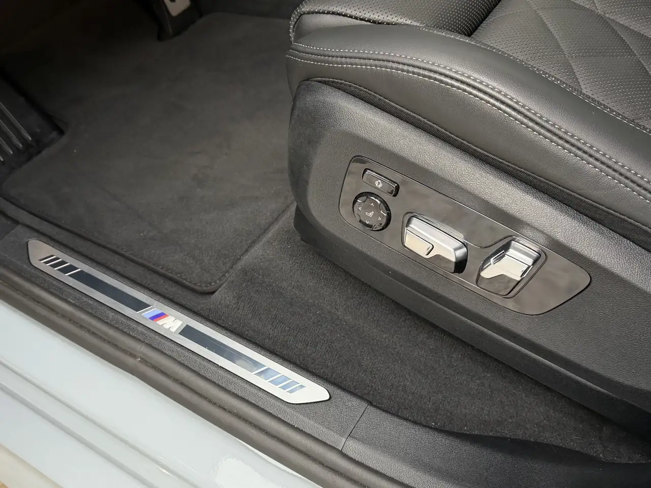 BMW X5 xDr50e M Sport Pro 22Zoll Pano Sitzlüft. AHK, миниатюра 16