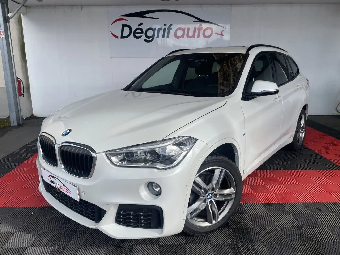 BMW X1 F48 sDrive 18i 136 ch M Sport Blanc - 1