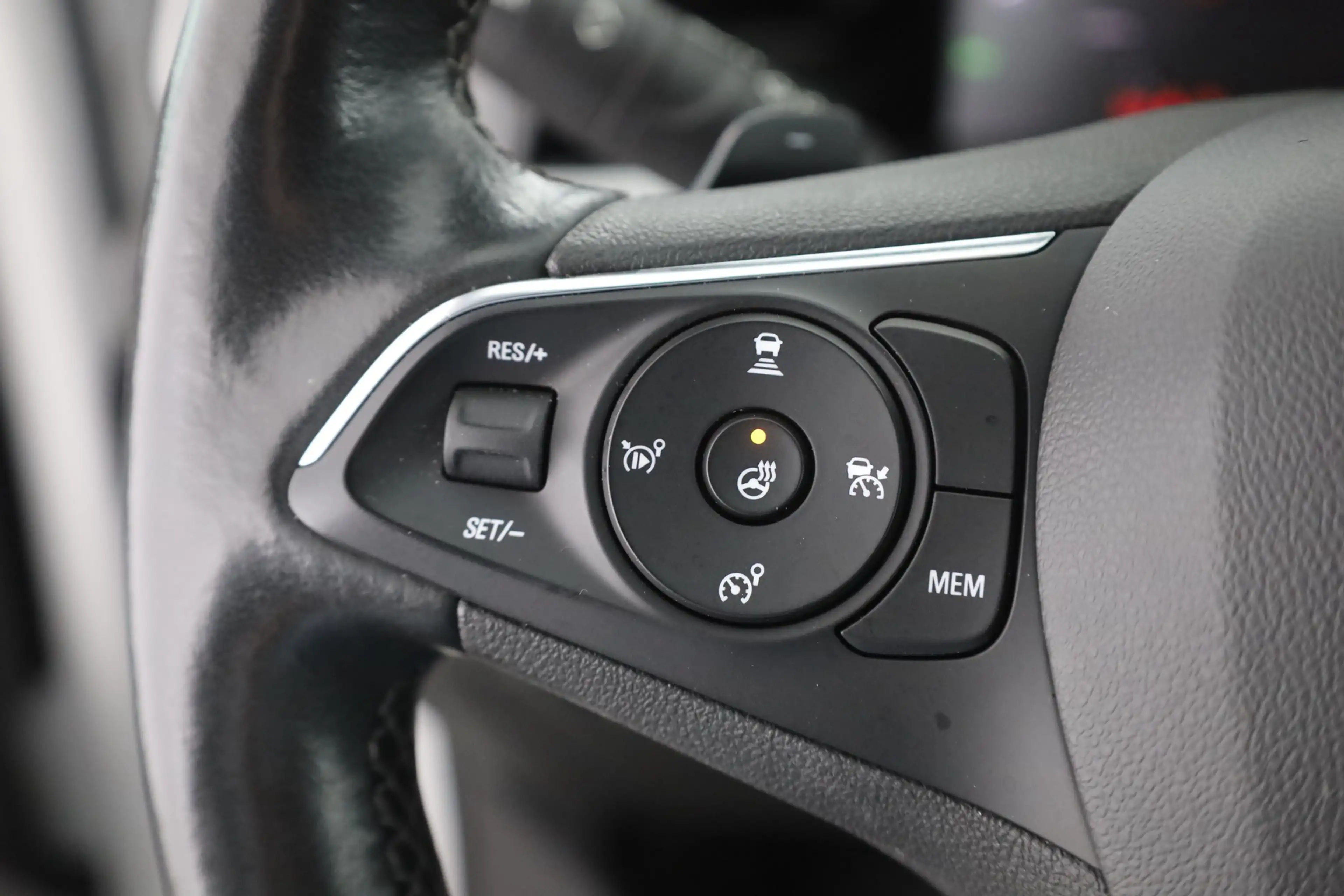 Opel Grandland (X) 1.2 Turbo Ultimate LED Navi ACC — photo 15