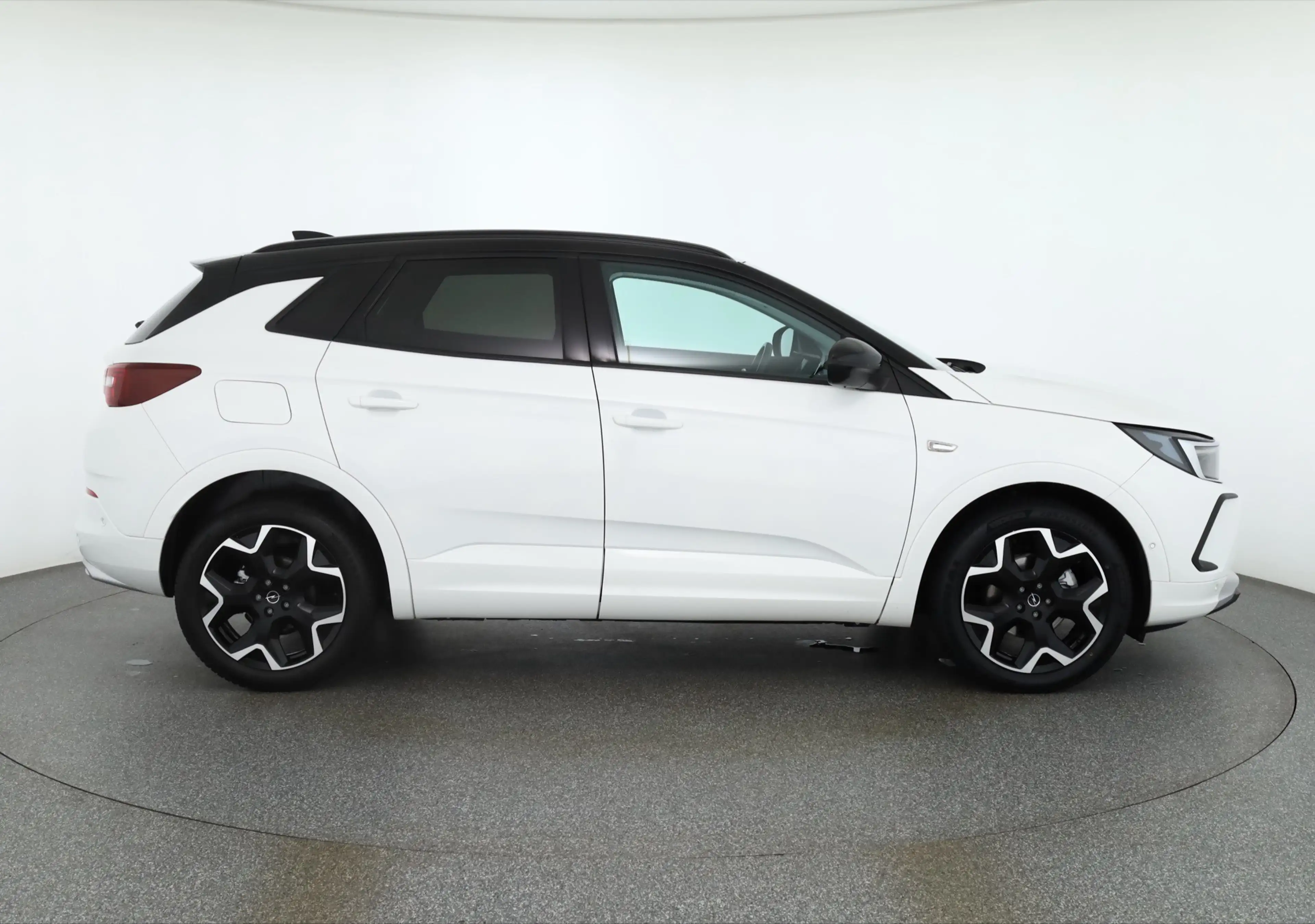 Opel Grandland (X) 1.2 Turbo Ultimate LED Navi ACC — photo 6
