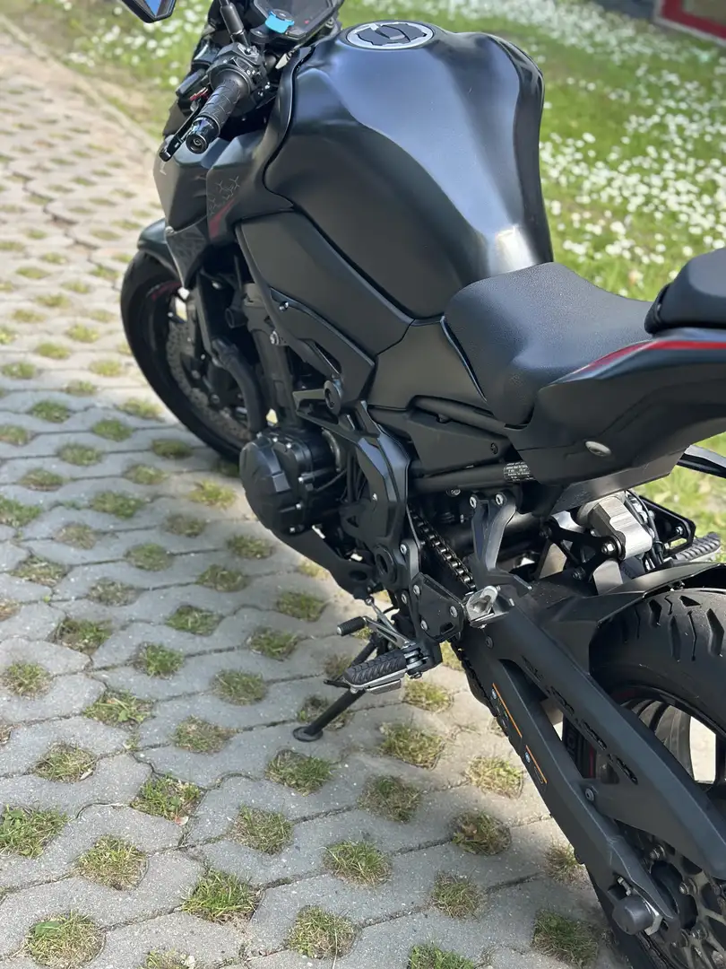 Kawasaki Z 900 Zwart - 1