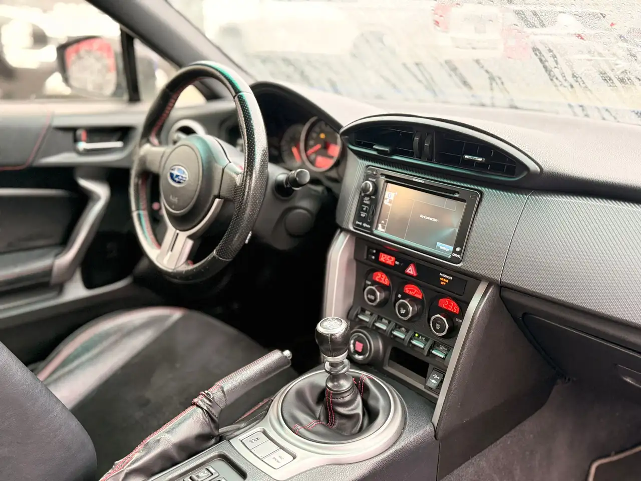 Subaru BRZ снимка Subaru BRZ