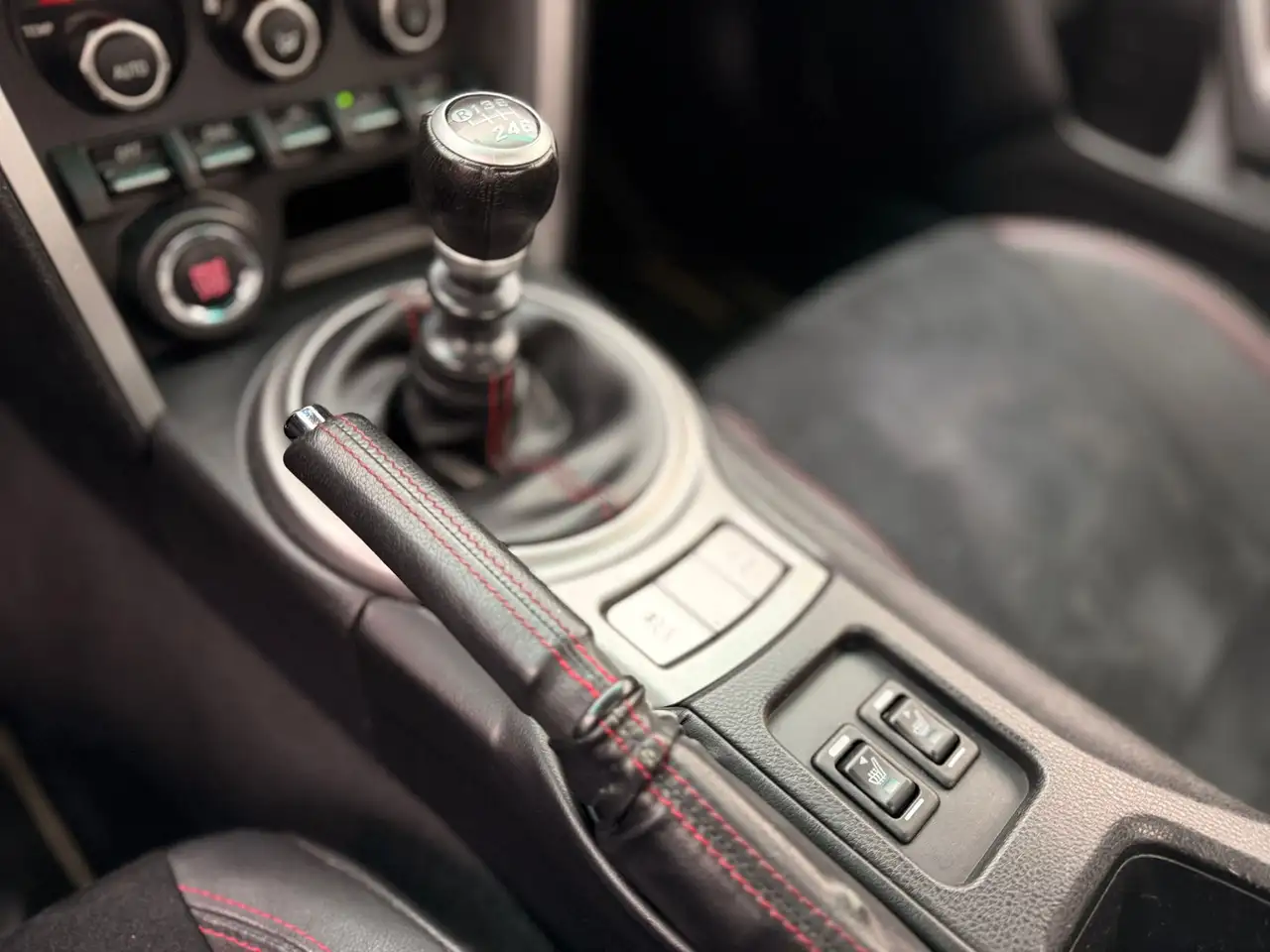 Subaru BRZ снимка Subaru BRZ