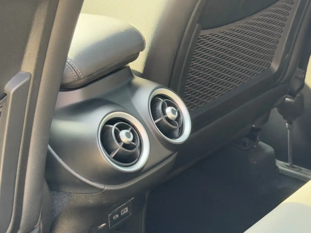 Alfa Romeo Stelvio 2022 — фото 15