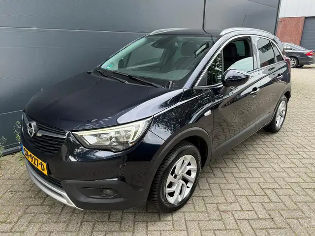 Opel Crossland view 3