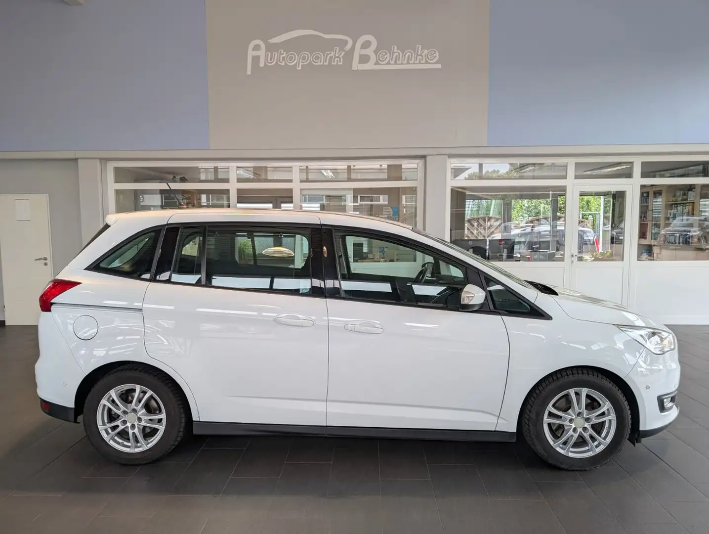 Ford Grand C-Max Grand C-MAX Cool & Connect*Navi*Sitzh.*CarPlay* Bílá - 1