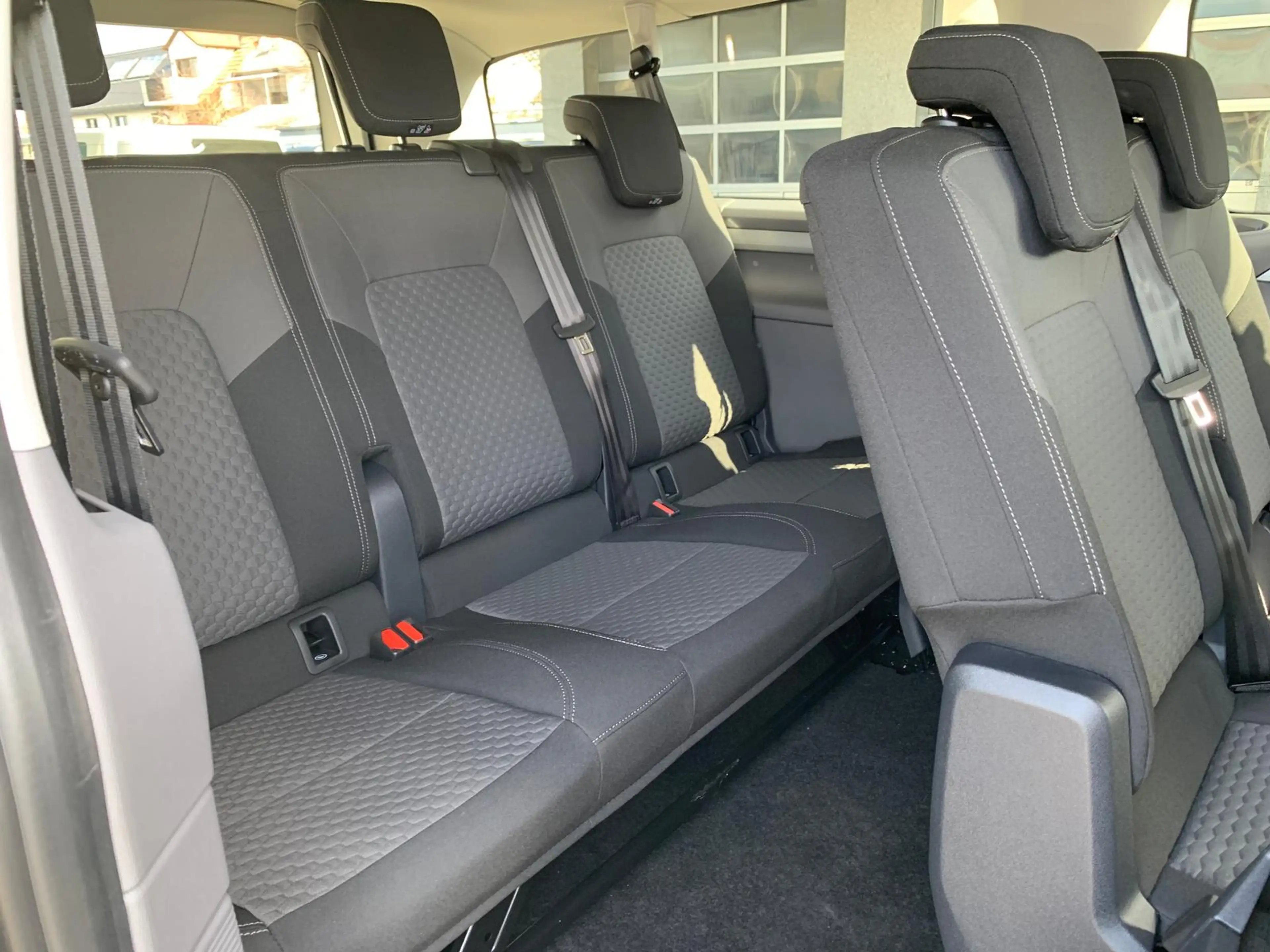 Volkswagen T7 Caravelle Life LR lang 9-Sitzer Kamera APP — photo 14