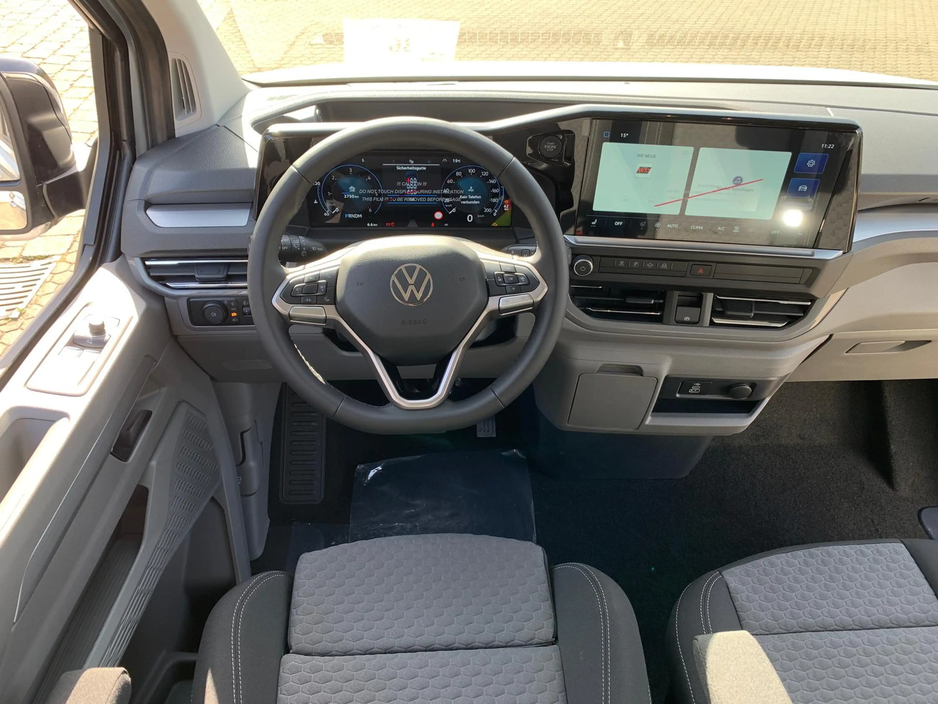 Volkswagen T7 Caravelle Life LR lang 9-Sitzer Kamera APP — photo 2