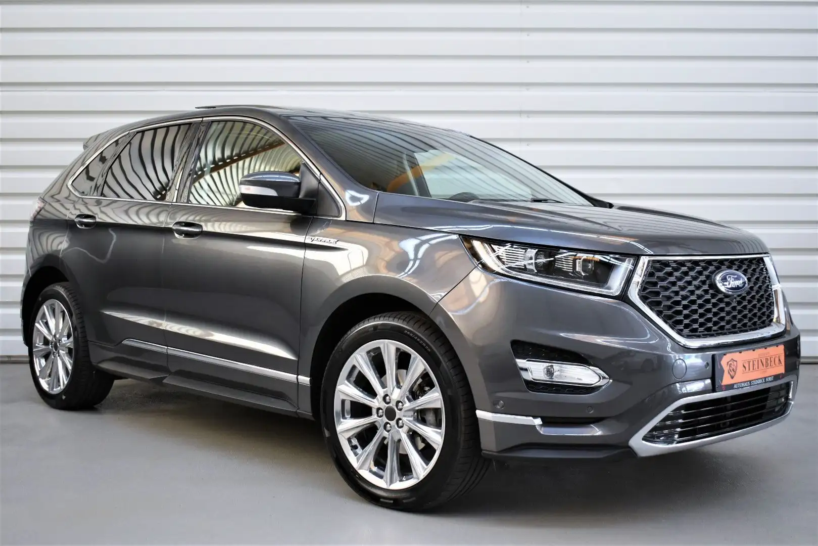 Ford Edge Vignale 4x4+Sitzbelüftung+LED+Pano+Memory Šedá - 1
