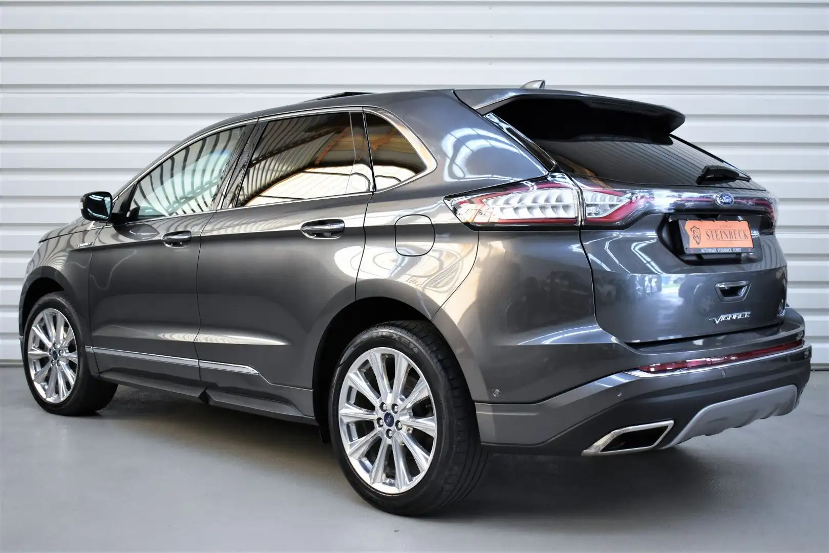 Ford Edge Vignale 4x4+Sitzbelüftung+LED+Pano+Memory Šedá - 2