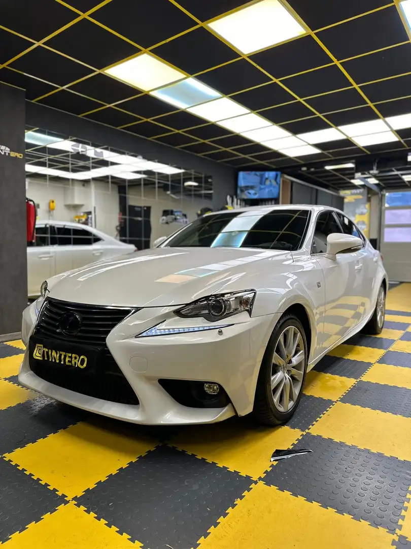 Lexus IS 300 300h 25th Edition White - 1