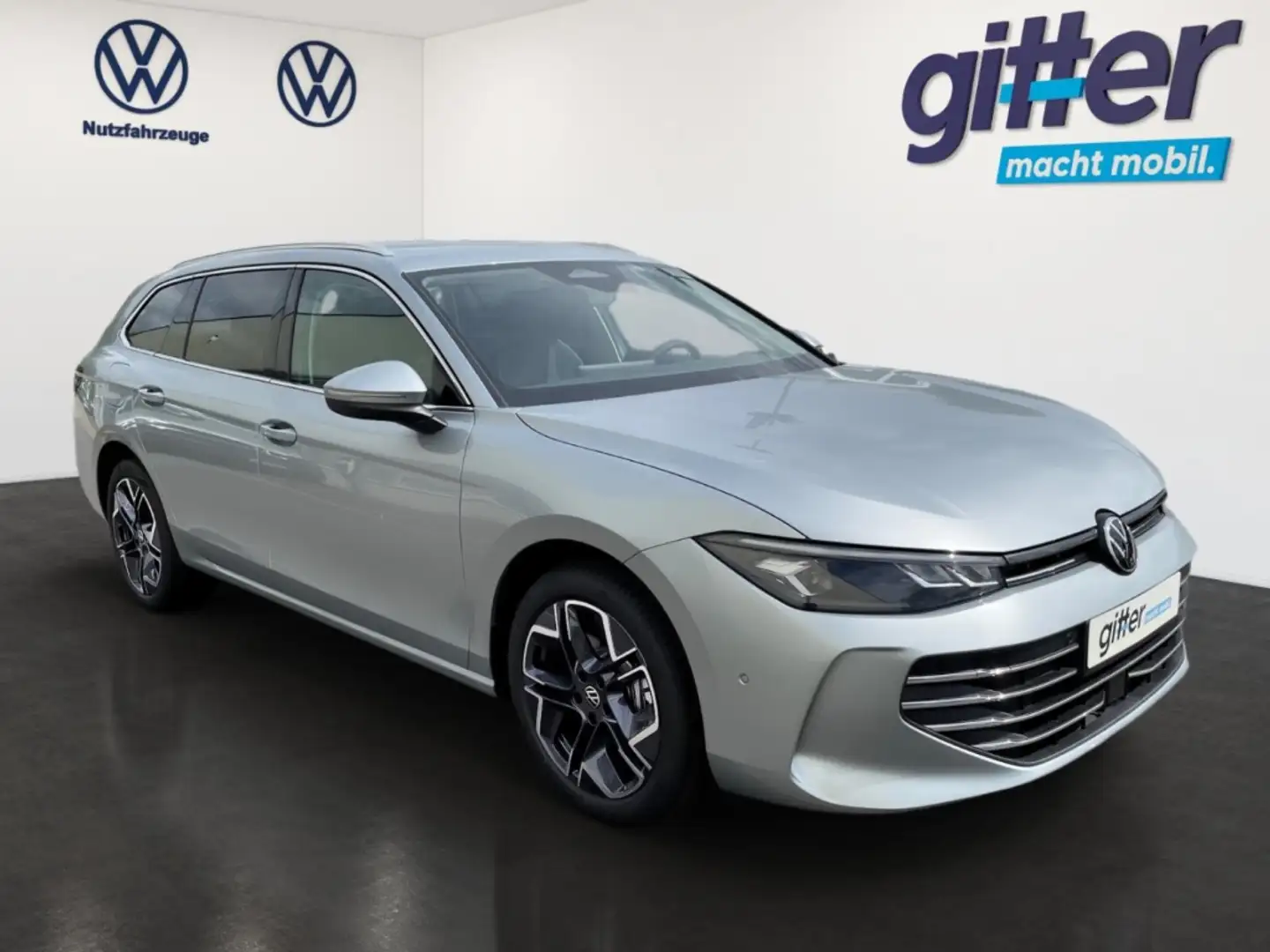 Volkswagen Passat Variant 1.5 TSI eHybrid 150 kW Business ACC HUD RF Silber - 2