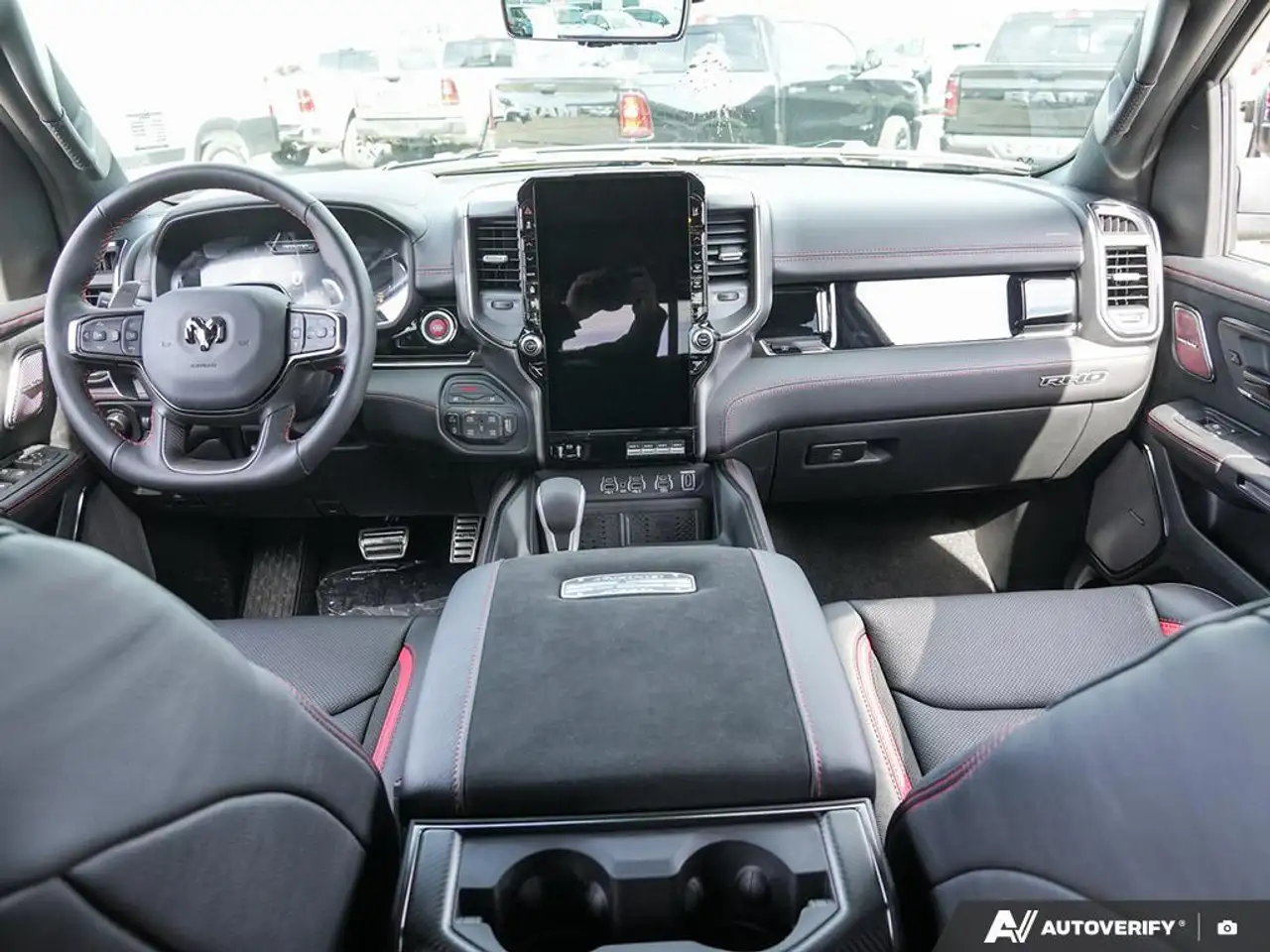 RAM 1500 снимка RAM 1500