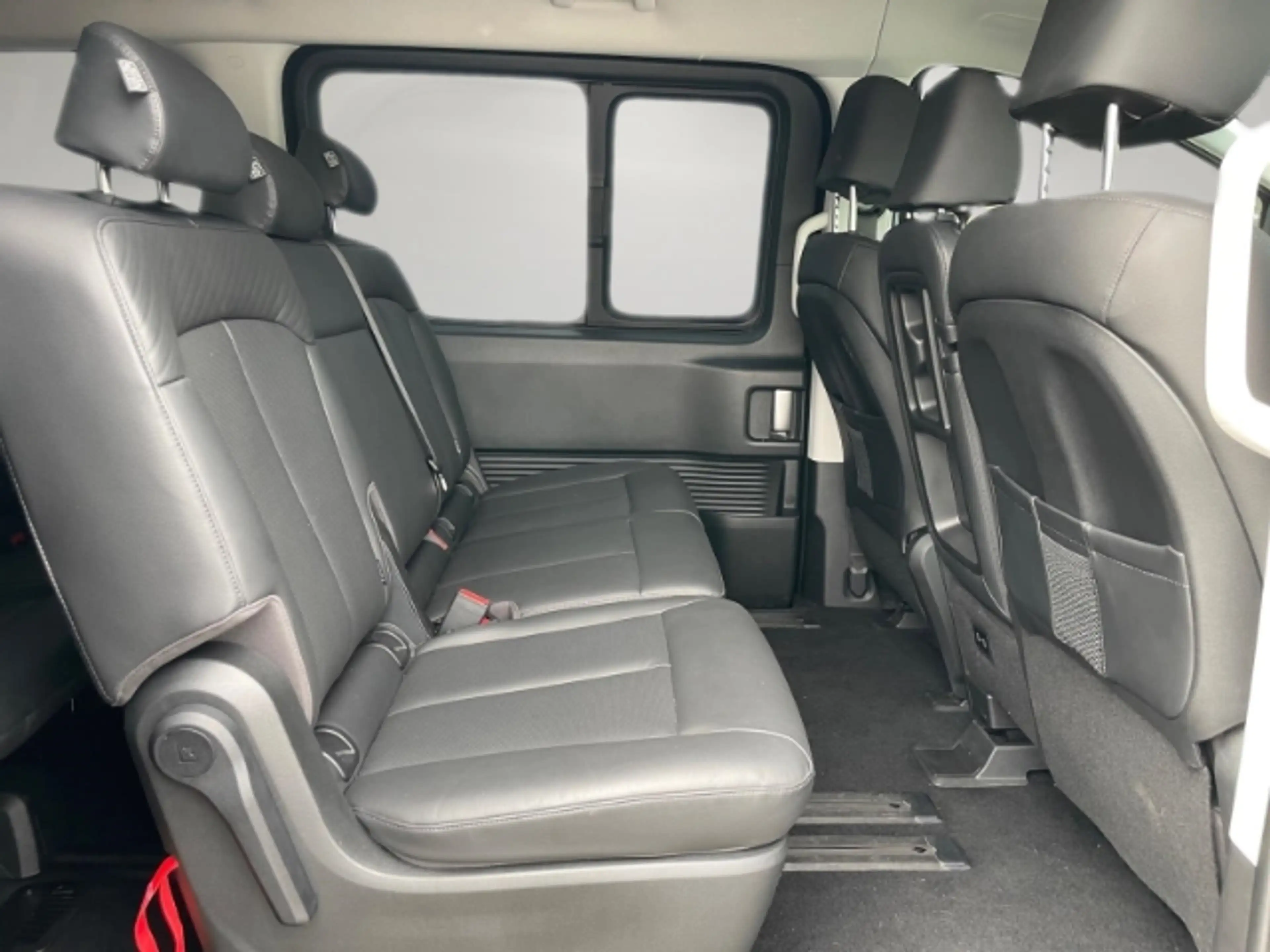 Hyundai STARIA Prime HEV 1,6 Automatik/9-Sitzer/Leder/Navi/ACC/PD — photo 13