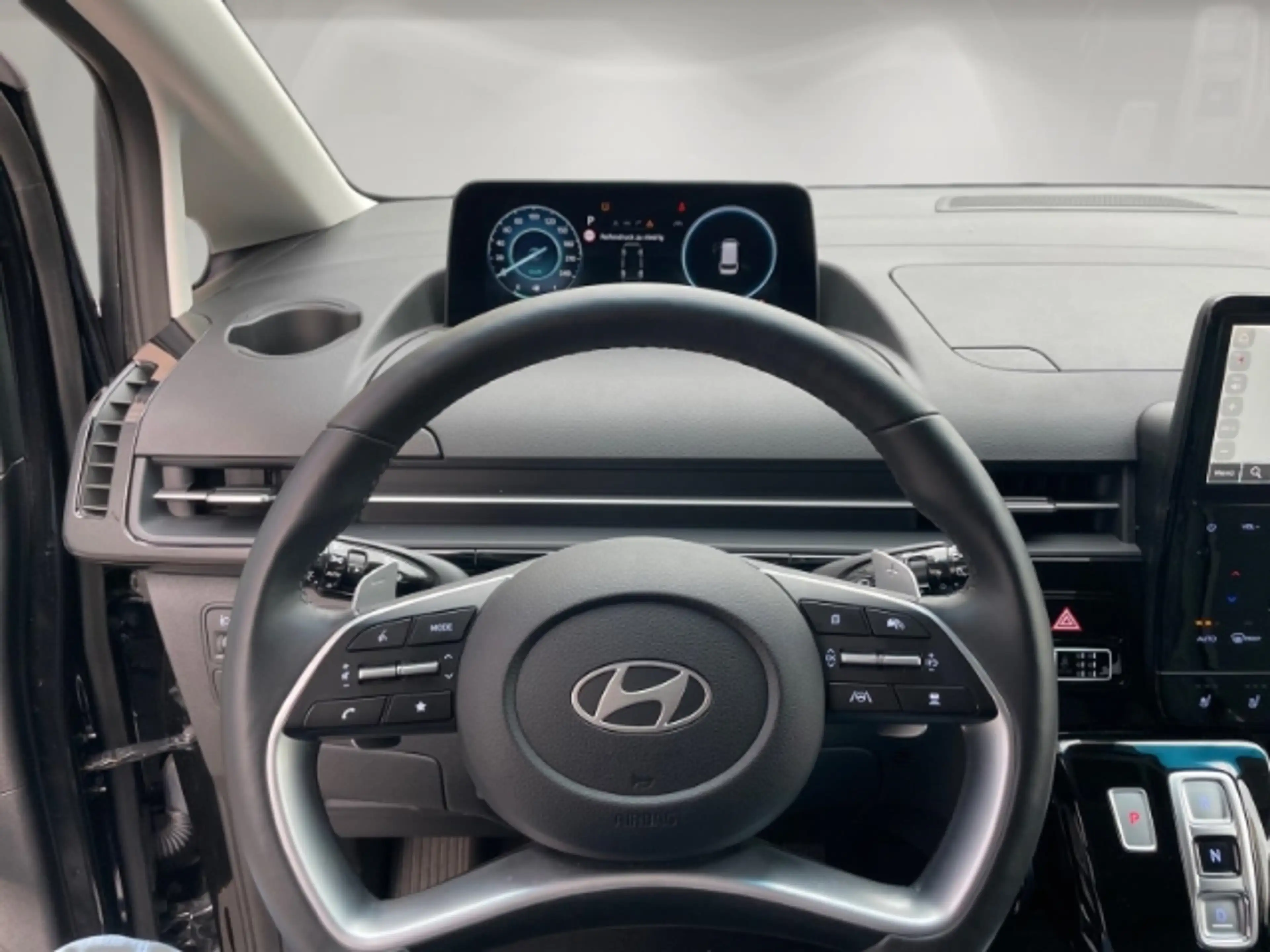 Hyundai STARIA Prime HEV 1,6 Automatik/9-Sitzer/Leder/Navi/ACC/PD — photo 8