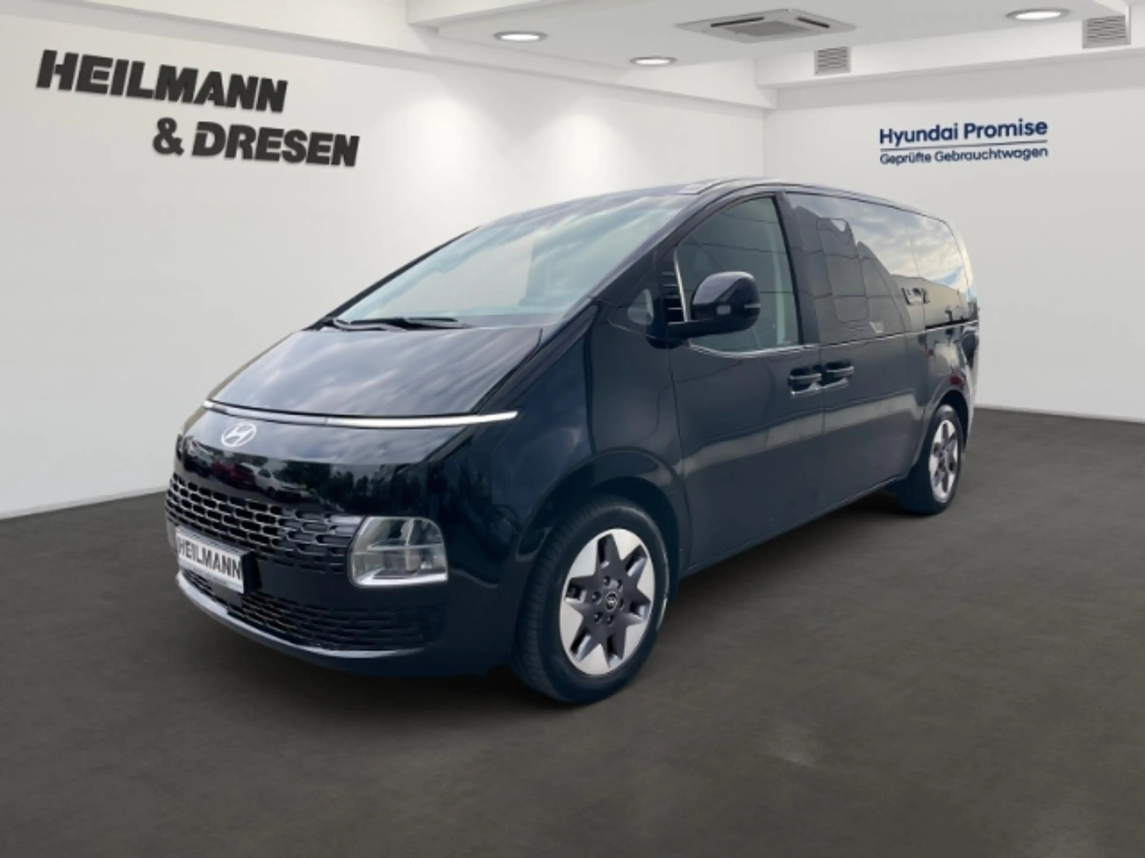 Hyundai STARIA Prime HEV 1,6 Automatik/9-Sitzer/Leder/Navi/ACC/PD