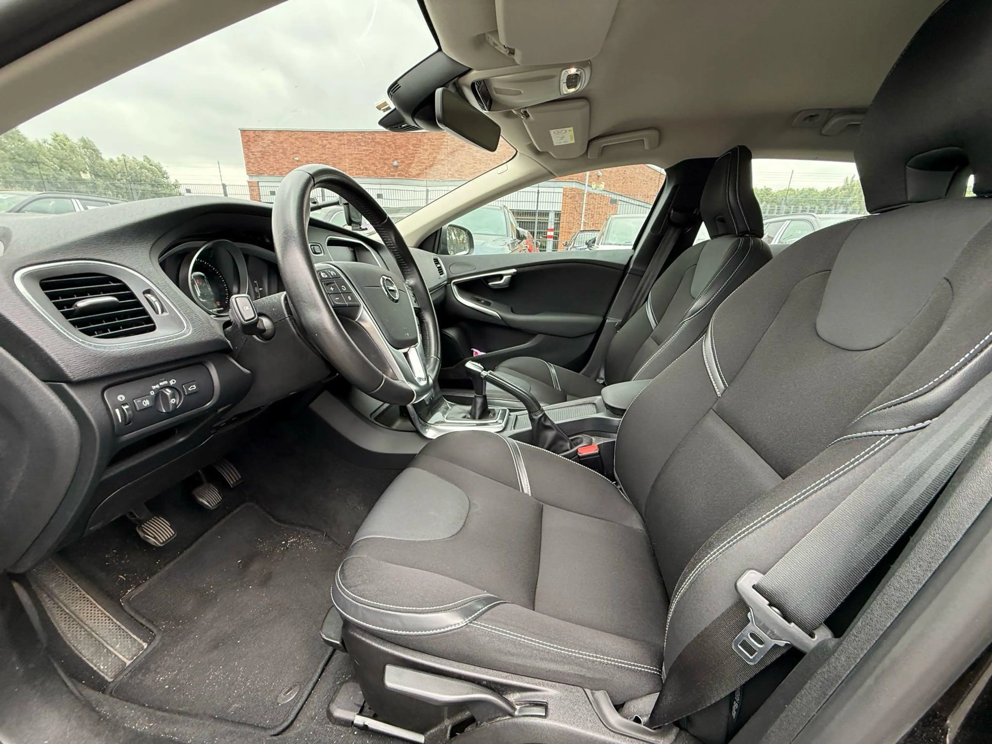 Volvo V40 2.0 T3 Nordic+ — photo 5