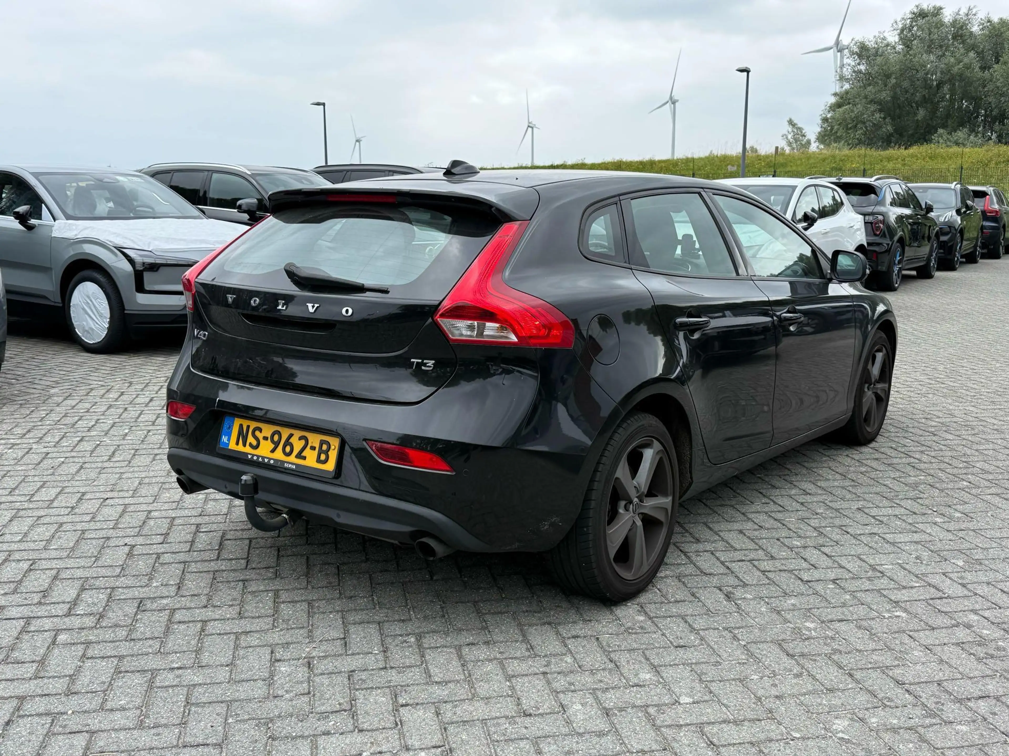 Volvo V40 2.0 T3 Nordic+ — photo 3