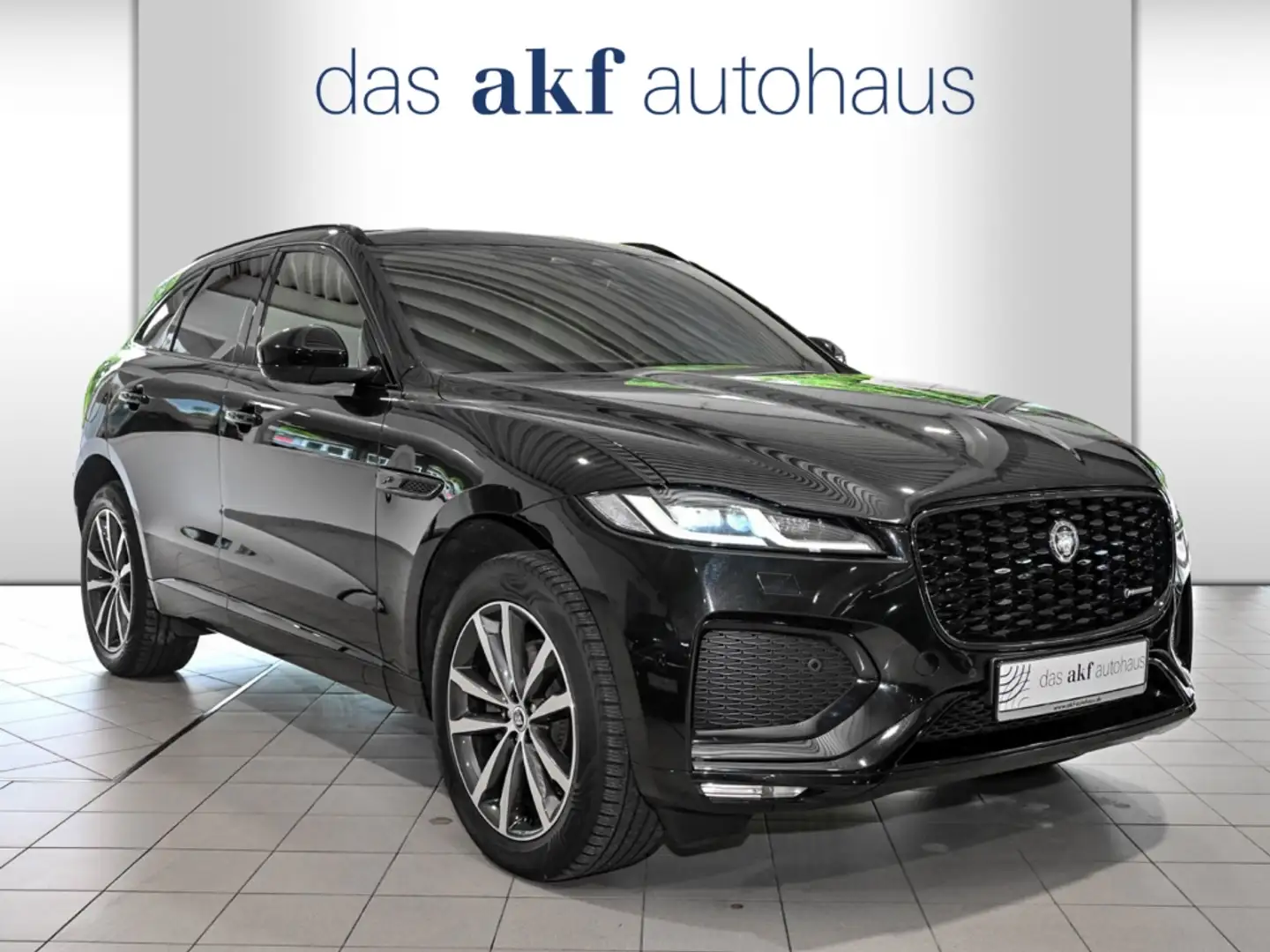 Jaguar F-Pace D200 R-Dynamic SE AWD-Navi Pro*AHK*Kamera*Schiebed Schwarz - 2