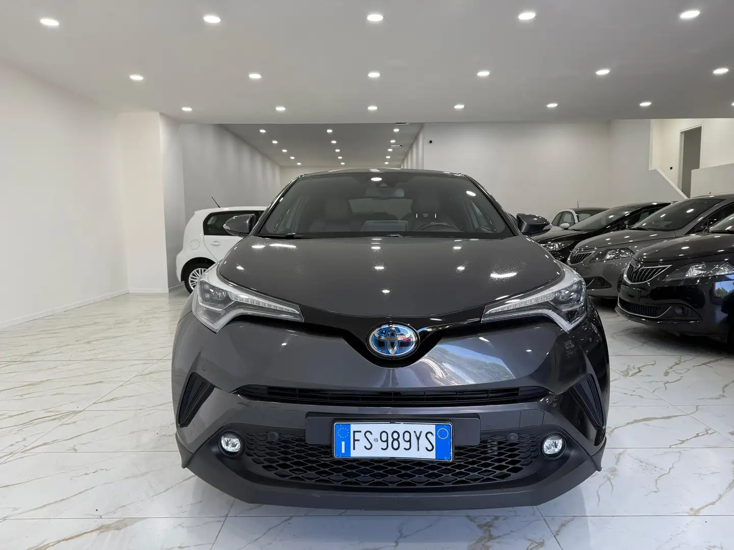 Toyota C-HR C-HR I 2016 1.8h Lounge 2wd e-cvt my18 Grigio - 1