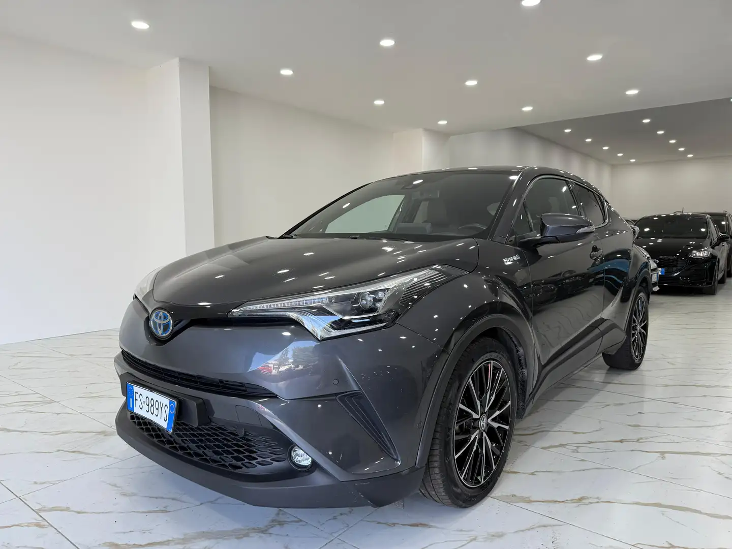 Toyota C-HR C-HR I 2016 1.8h Lounge 2wd e-cvt my18 Grigio - 2