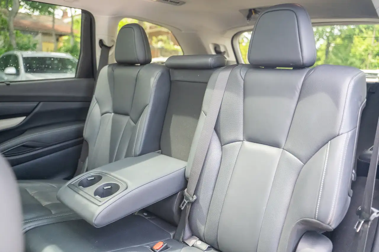 Subaru Ascent photo Subaru Ascent