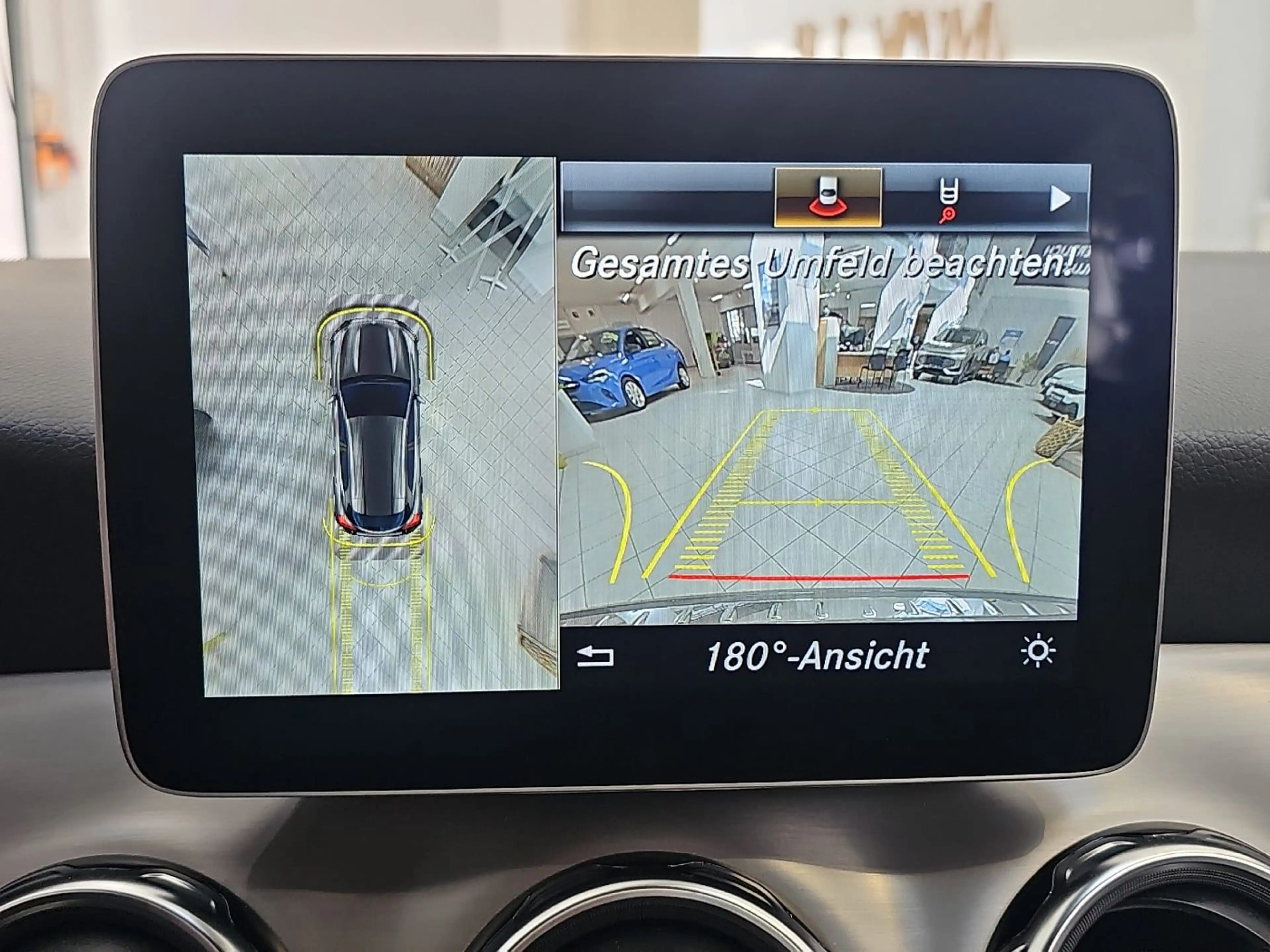 Mercedes-Benz GLA 180 AMG Line TOT-WINKEL*360°KAM*NAVI*KLIMAA.* — photo 8
