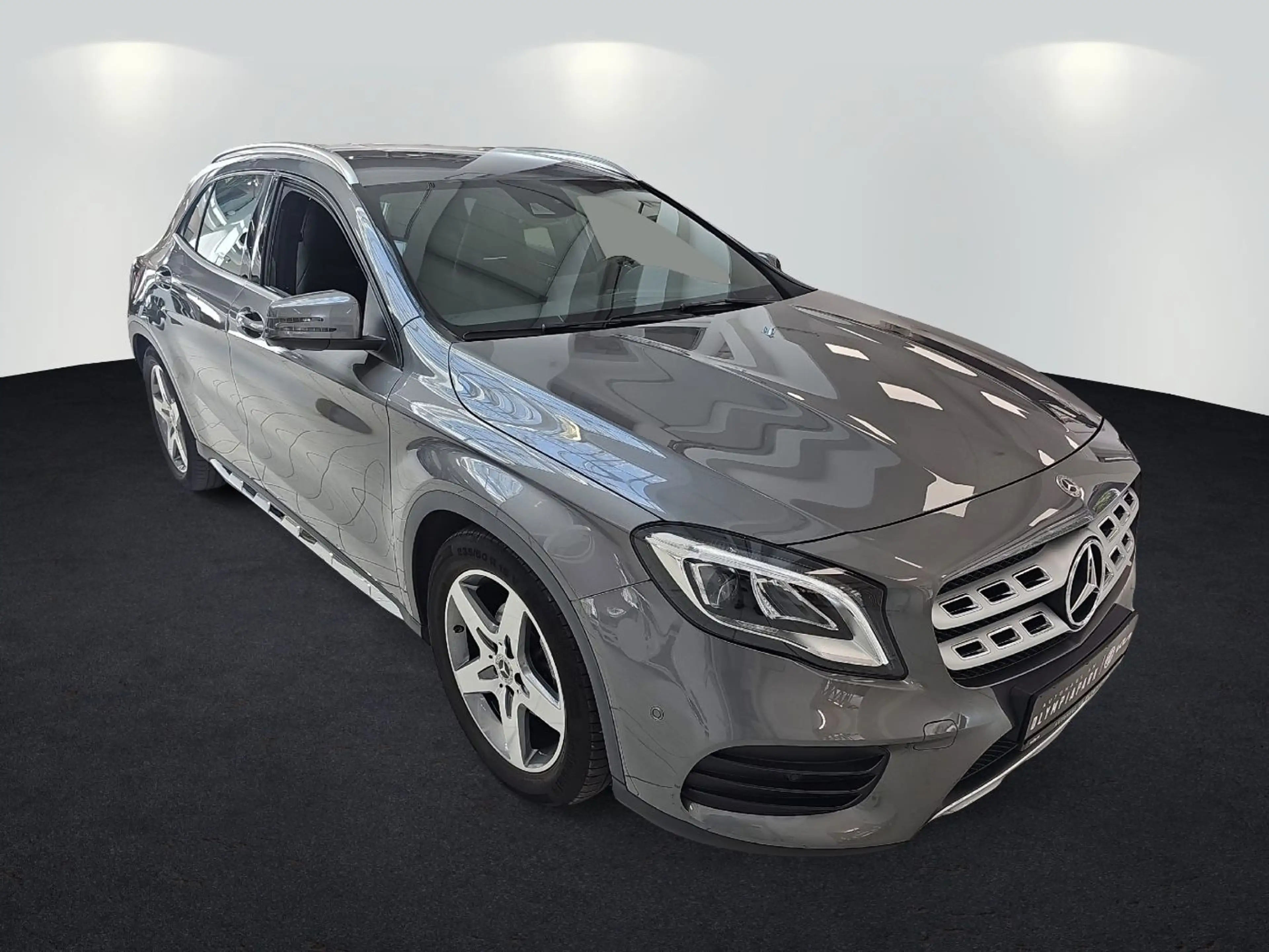 Mercedes-Benz GLA 180 AMG Line TOT-WINKEL*360°KAM*NAVI*KLIMAA.* — photo 3