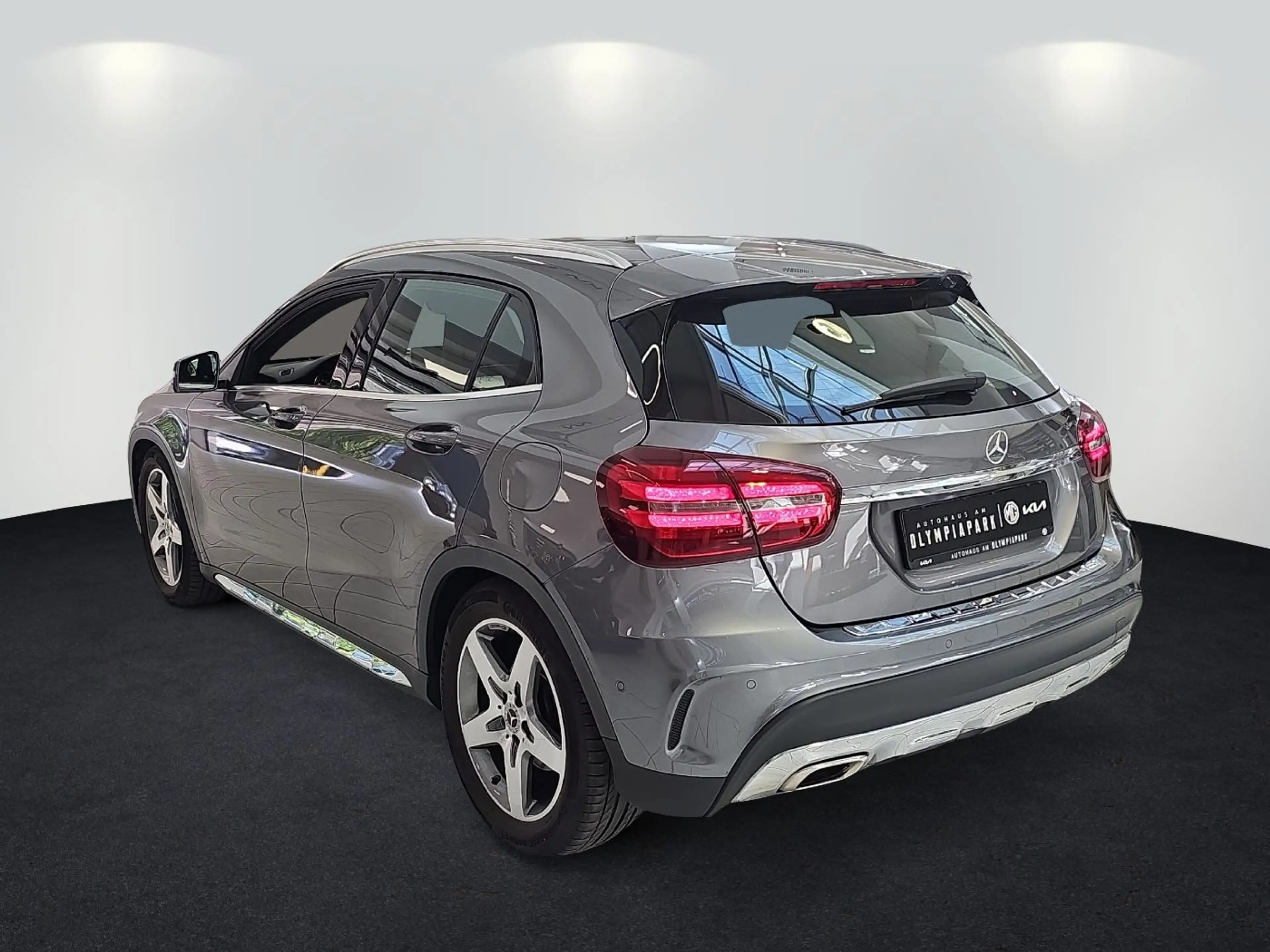 Mercedes-Benz GLA 180 AMG Line TOT-WINKEL*360°KAM*NAVI*KLIMAA.* — photo 5