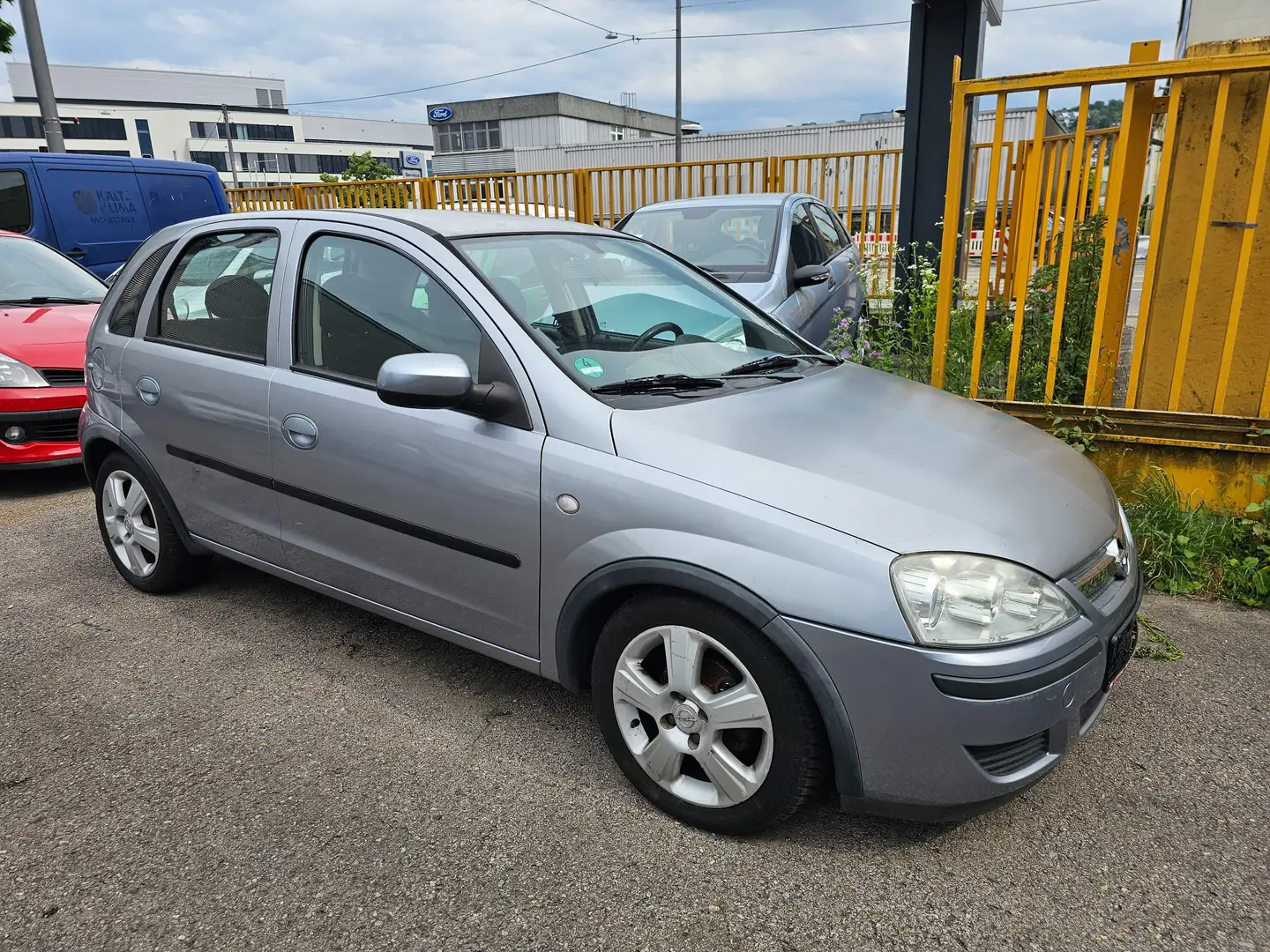 Opel Corsa 1.2 16V Tüv bis 05.2026 Grau - 1