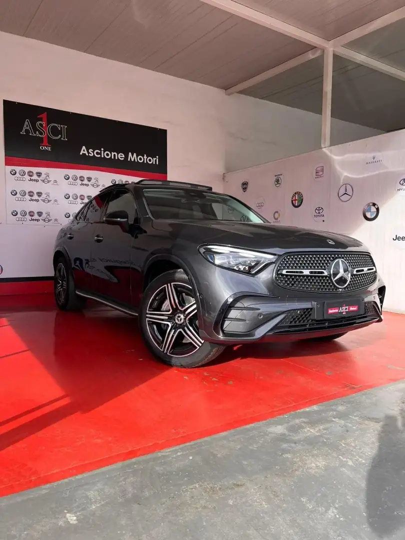 Mercedes-Benz Gri - 1