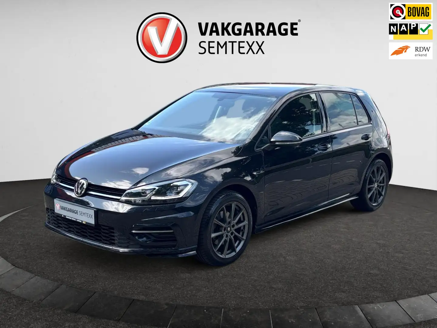Volkswagen Golf 1.5 TSI Highline Business R | Automaat | Clima | N Zwart - 1
