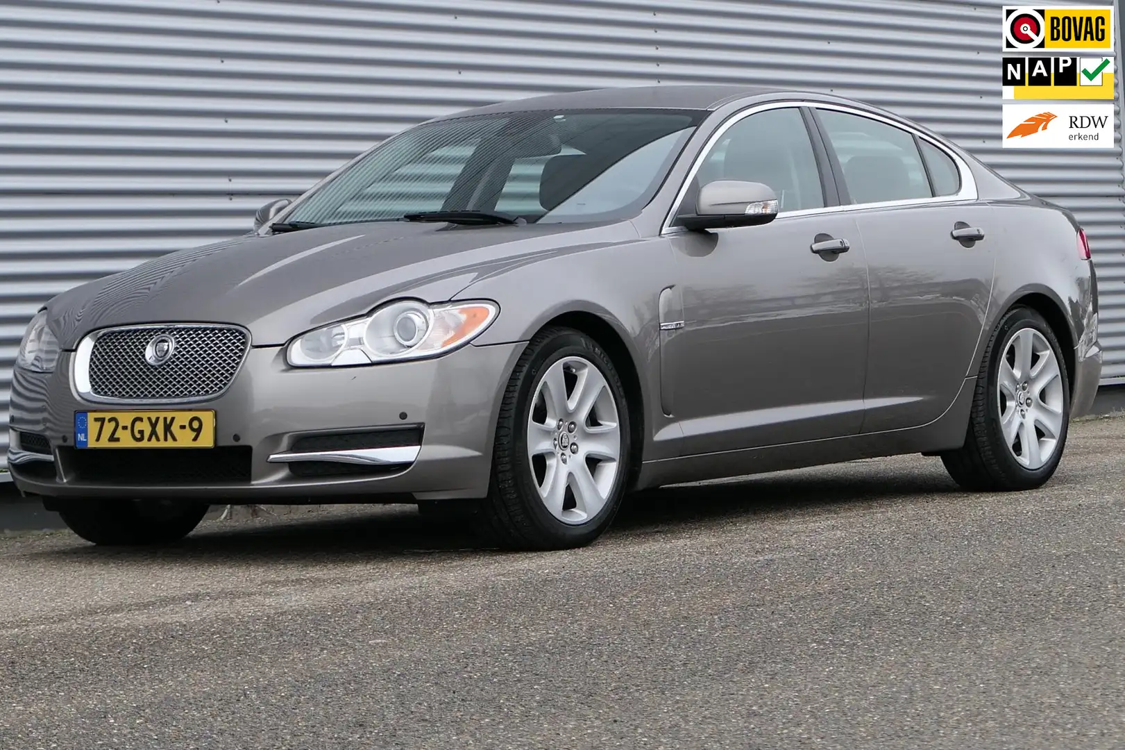 Jaguar XF 3.0 V6 Premium Luxury Leder Memory NAP Youngtimer Grau - 1