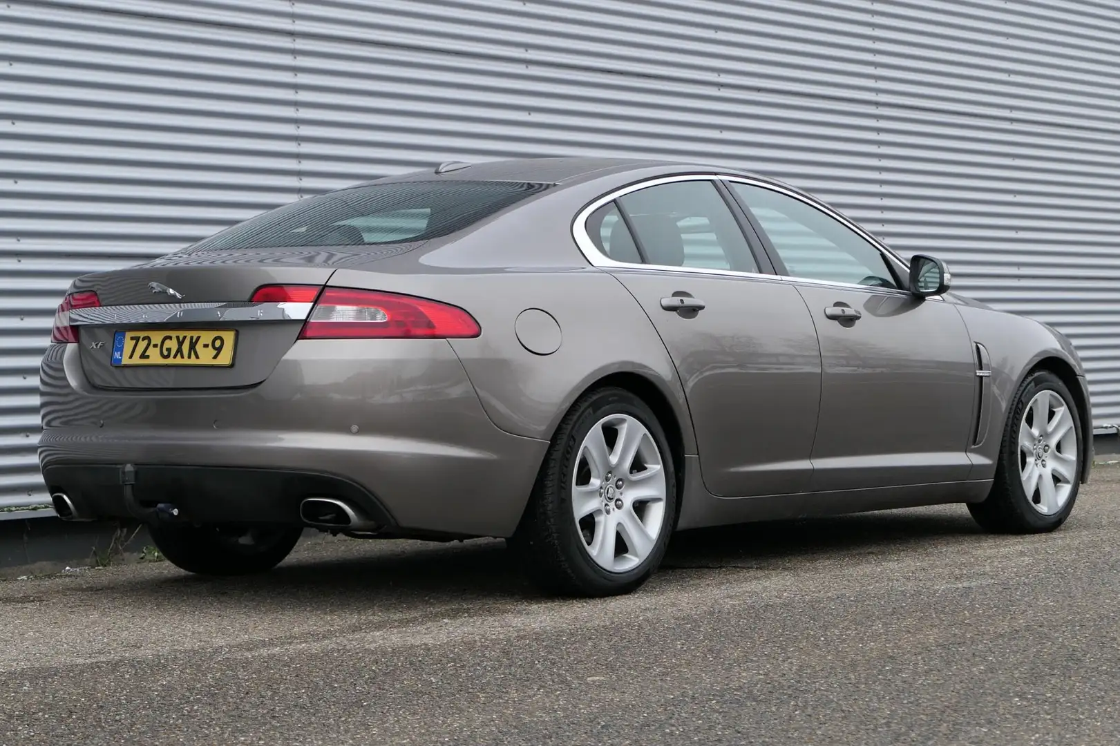 Jaguar XF 3.0 V6 Premium Luxury Leder Memory NAP Youngtimer Grau - 2