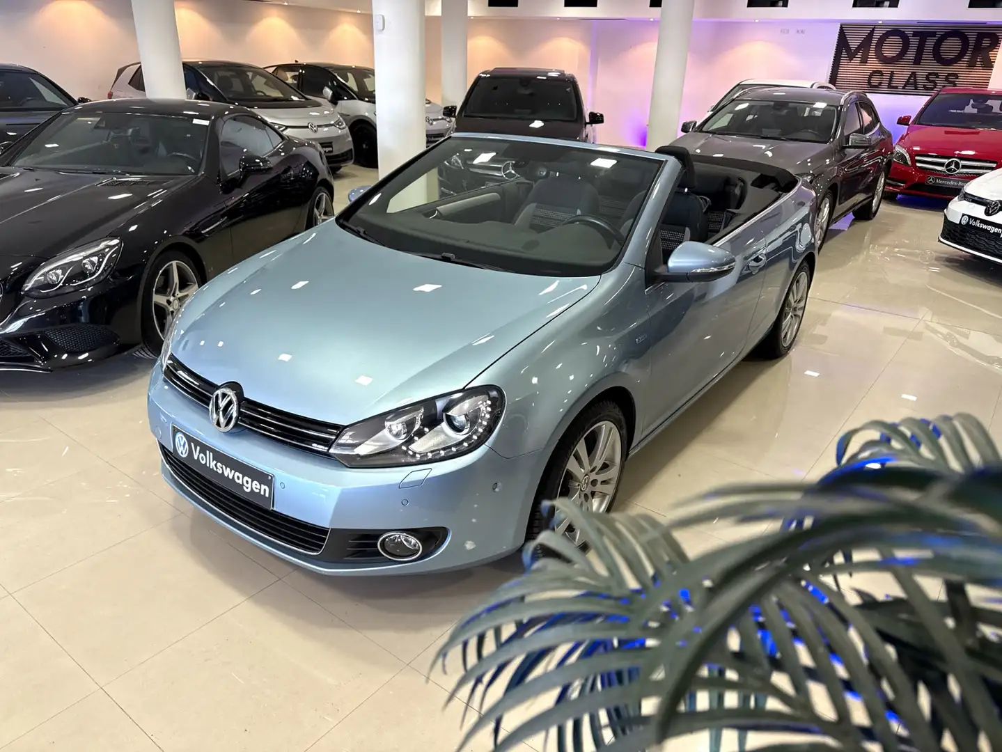 Volkswagen Golf 1.6TDI CR BMT Bluemotion 110 Blau - 1