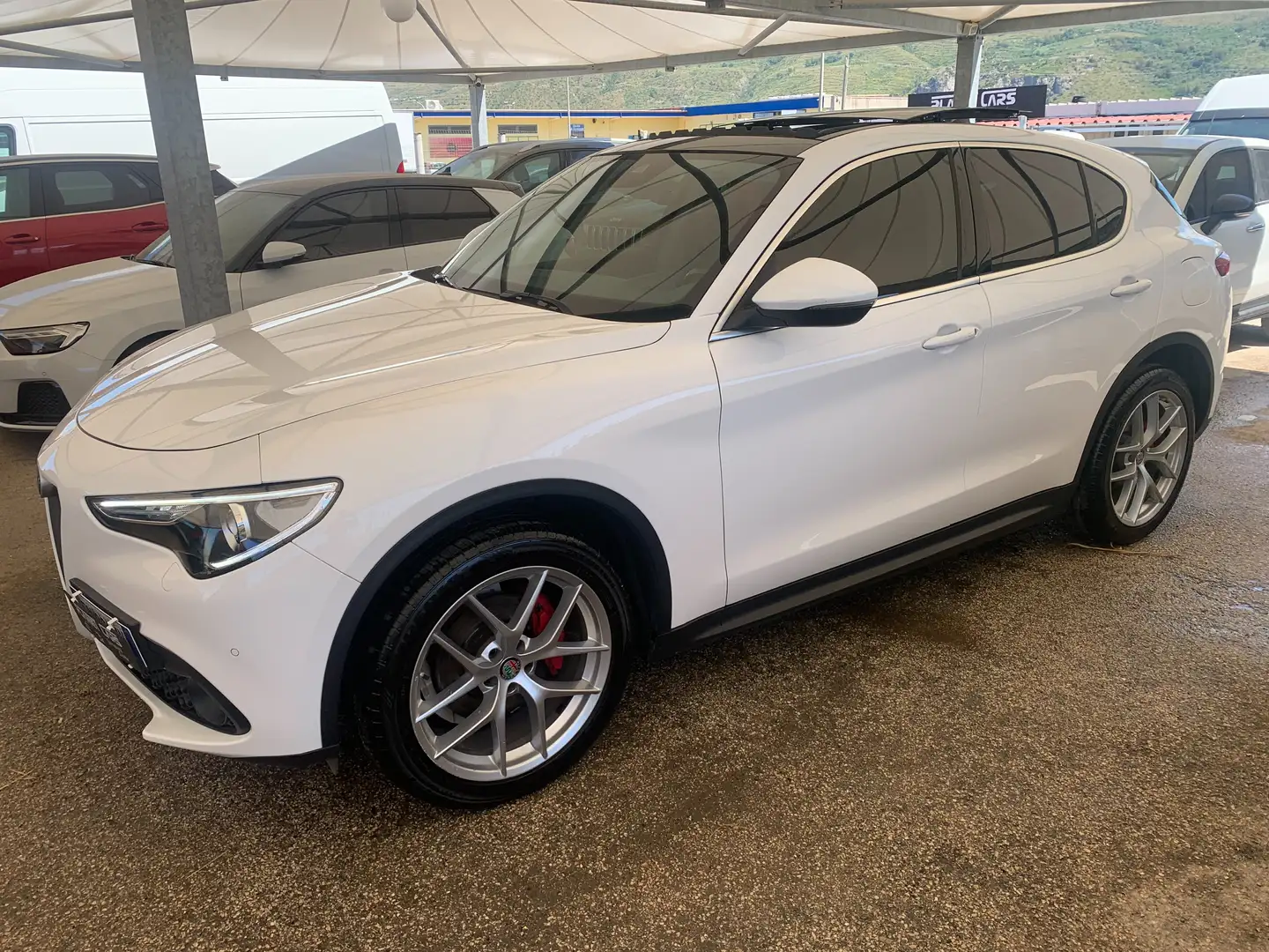 Alfa Romeo Stelvio Stelvio executive Q4 210cv tetto full Bianco - 1