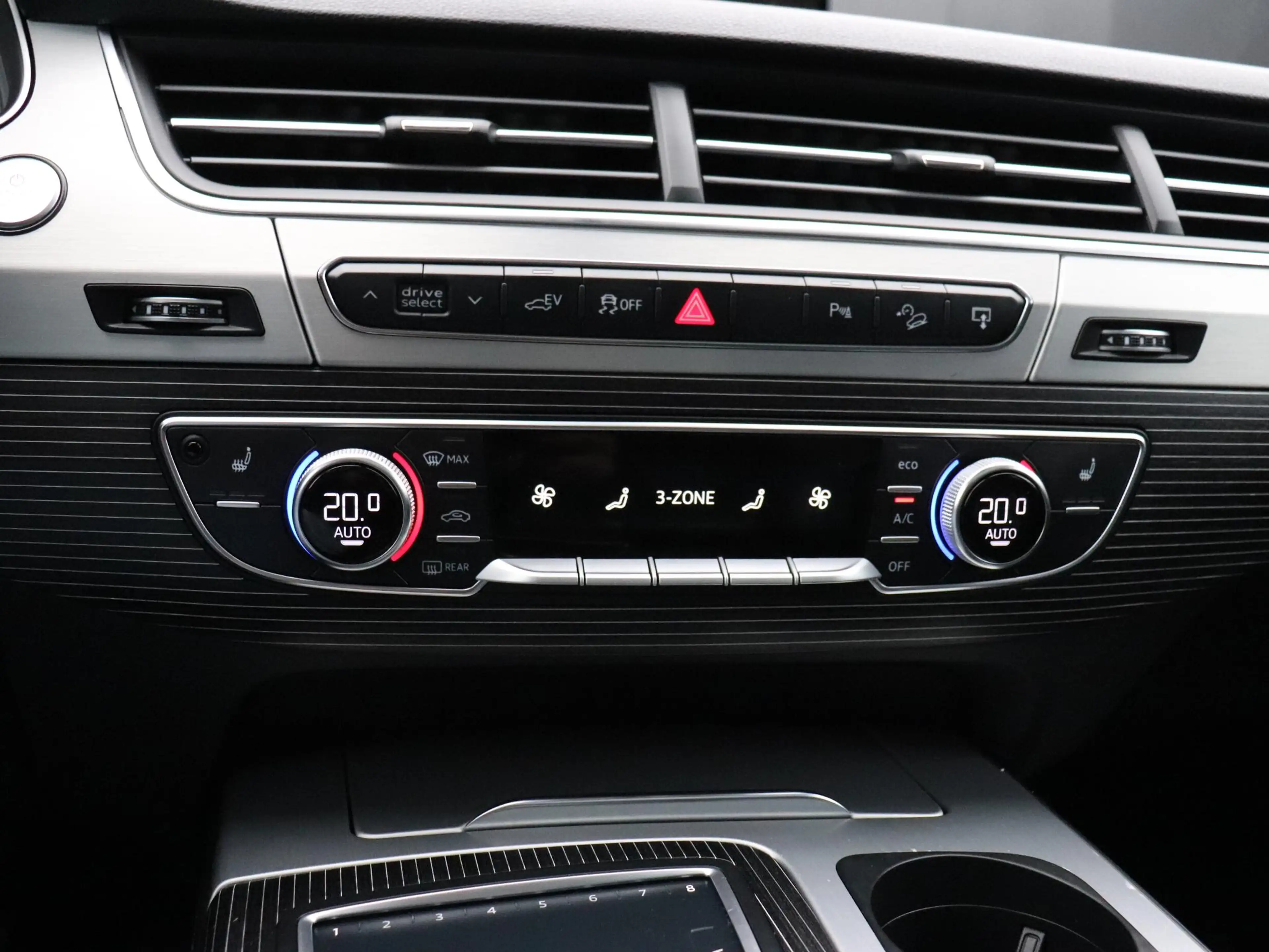 Audi Q7 e-tron 3.0 TDI quattro Premium | LEDER | MEMORY | PANO-DA — photo 27