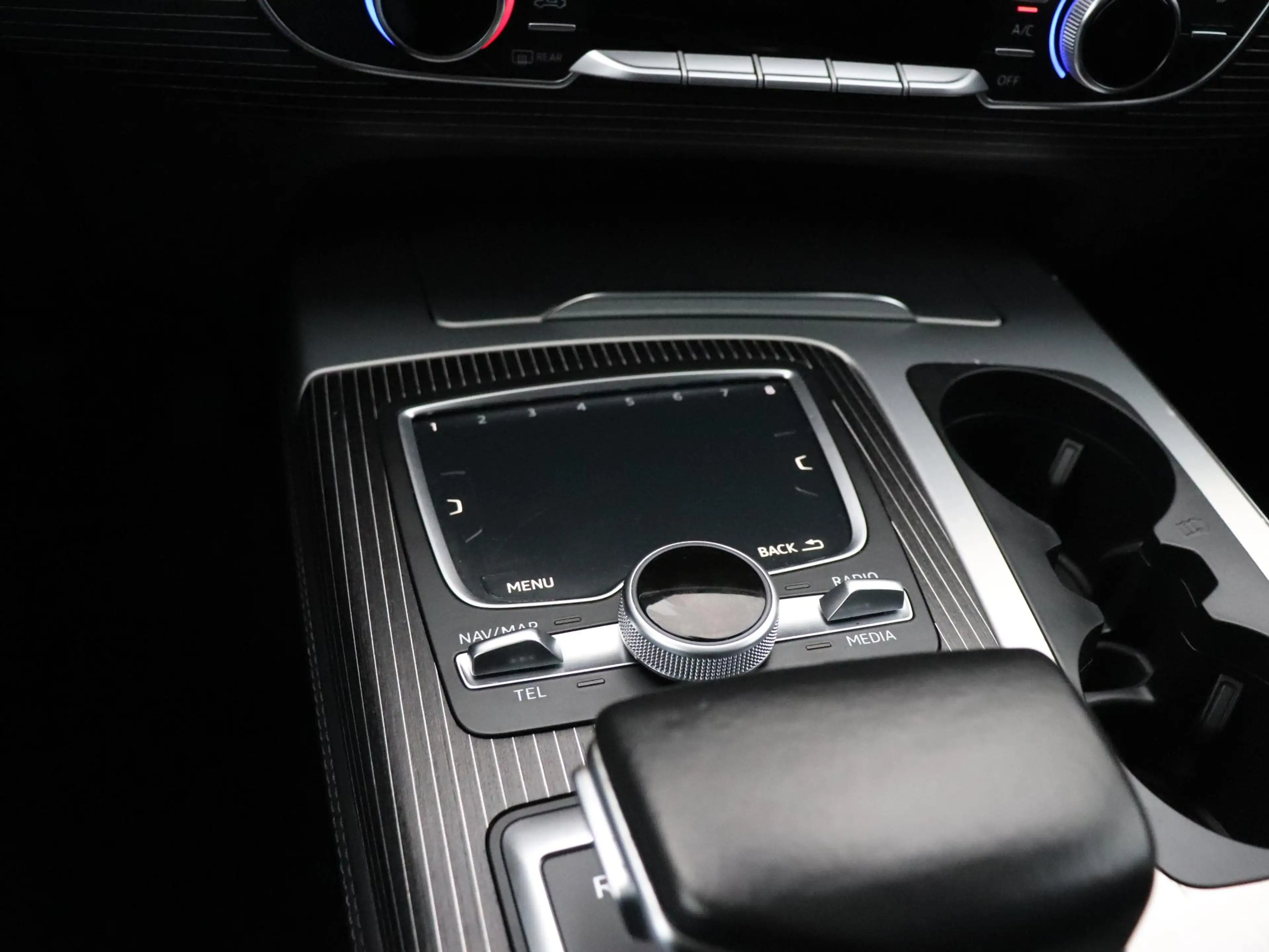 Audi Q7 e-tron 3.0 TDI quattro Premium | LEDER | MEMORY | PANO-DA — photo 28
