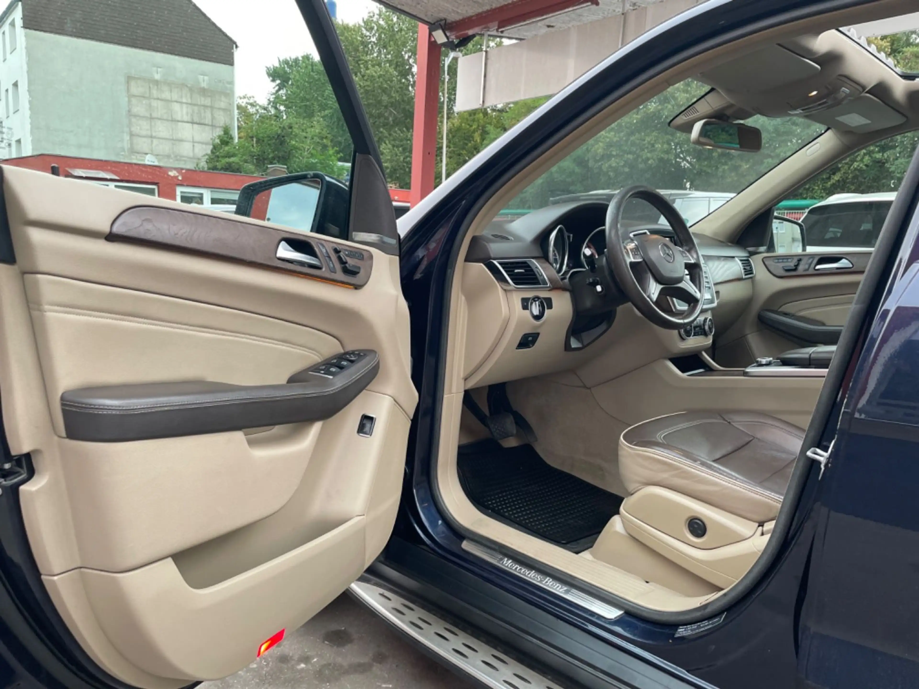Mercedes-Benz ML 350 4Matic AMG /S-DACH/R-KAMERA/MEMORY/LEDER — photo 8