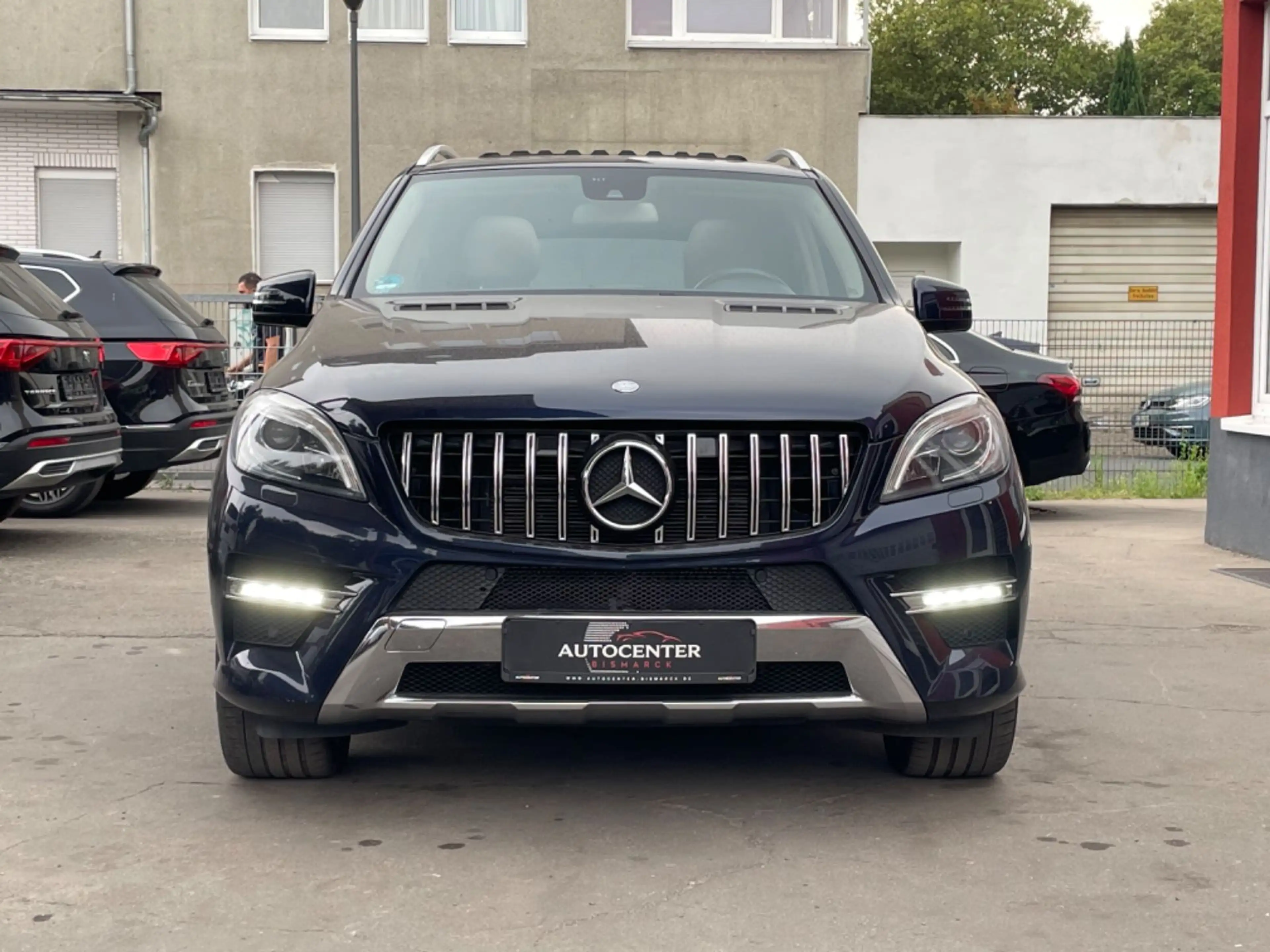 Mercedes-Benz ML 350 4Matic AMG /S-DACH/R-KAMERA/MEMORY/LEDER — photo 3
