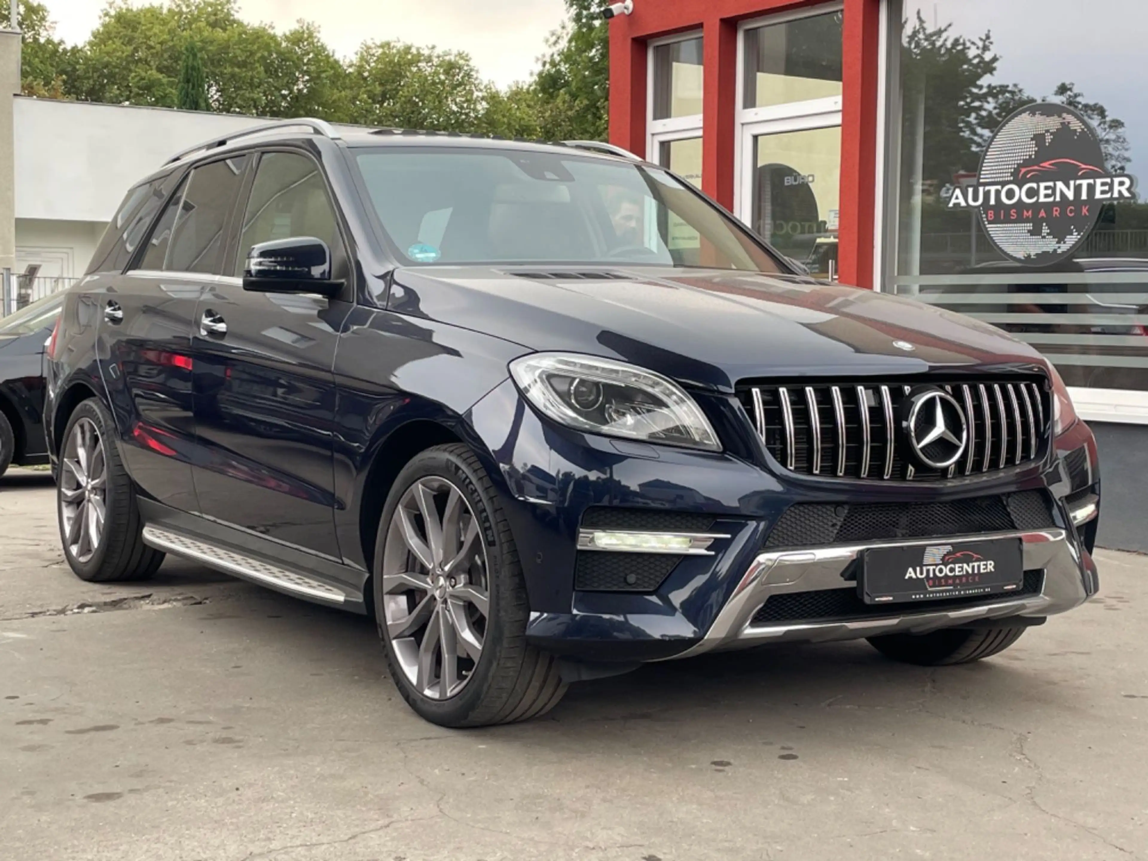Mercedes-Benz ML 350 4Matic AMG /S-DACH/R-KAMERA/MEMORY/LEDER — photo 2