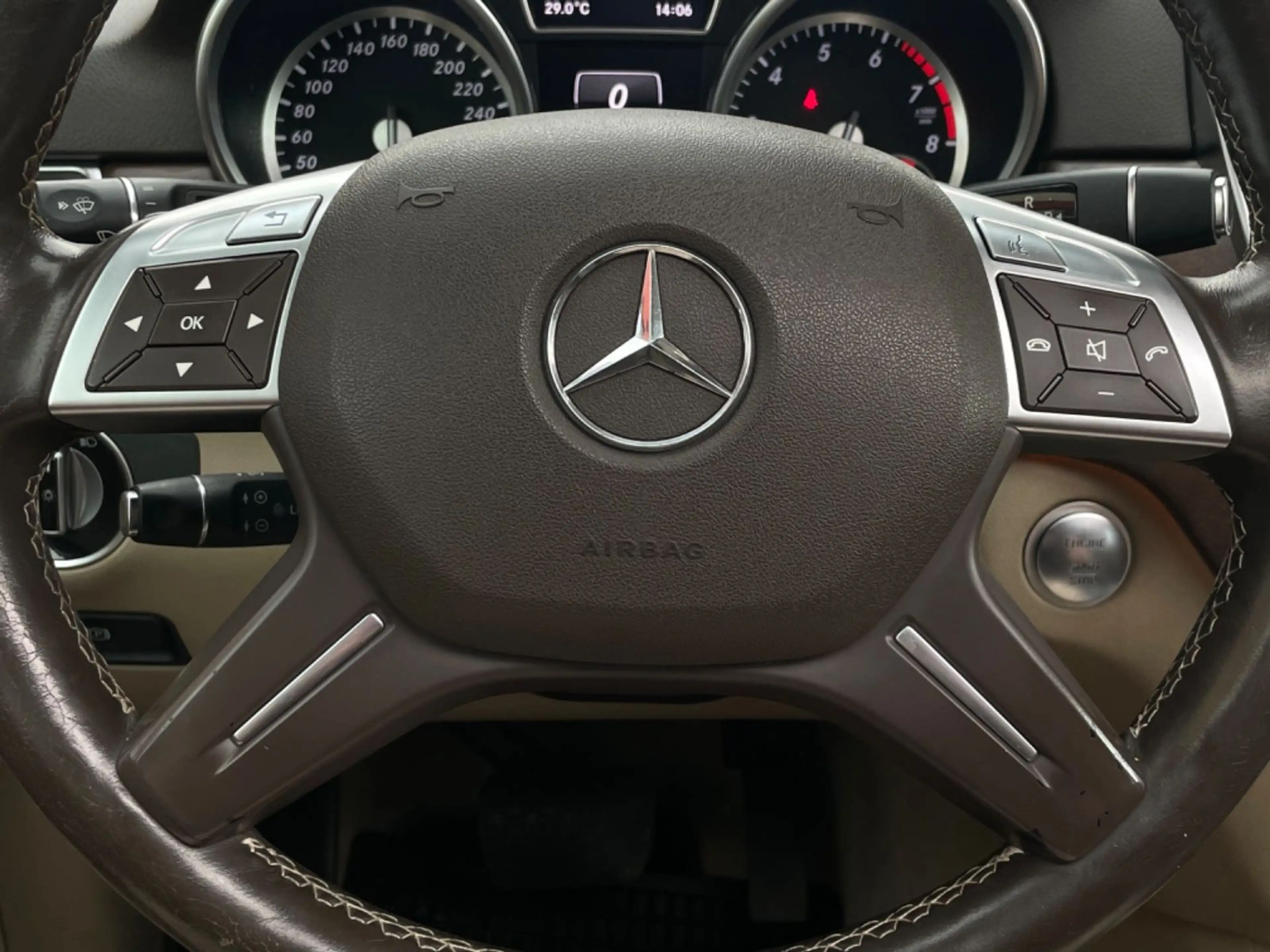 Mercedes-Benz ML 350 4Matic AMG /S-DACH/R-KAMERA/MEMORY/LEDER — photo 14