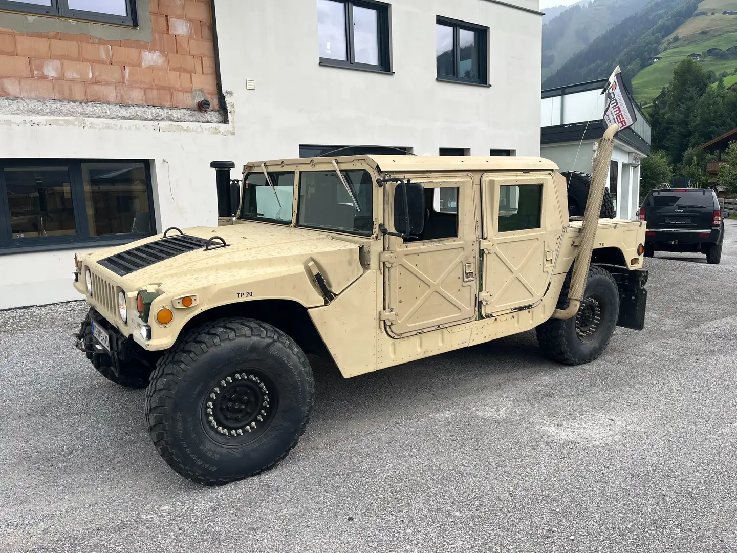 HUMMER AM General M998/ HMMWV Бежевий - 1