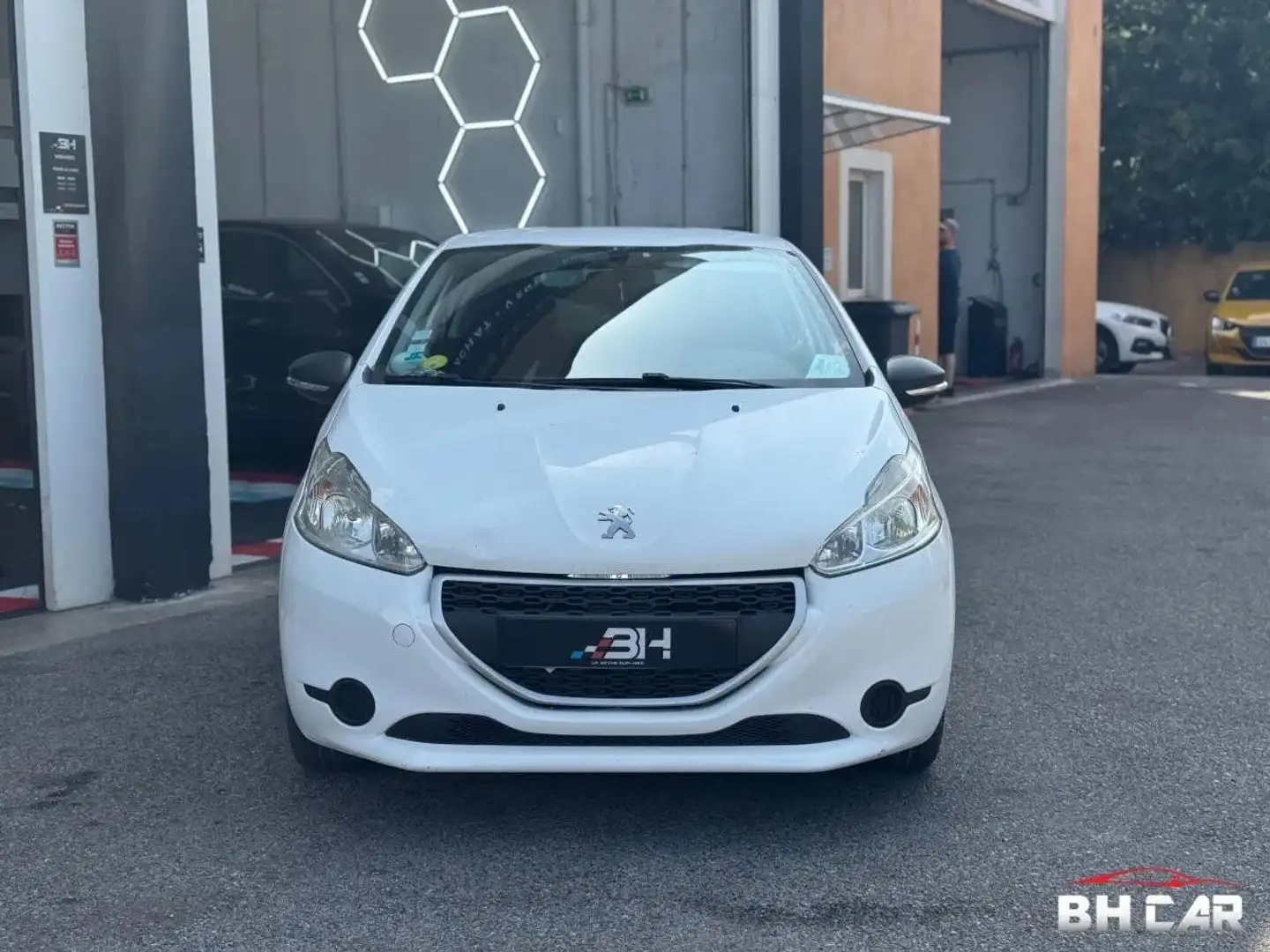 Peugeot 208 GENERATION-I 1.4 HDI 70 ACTIVE Weiß - 2