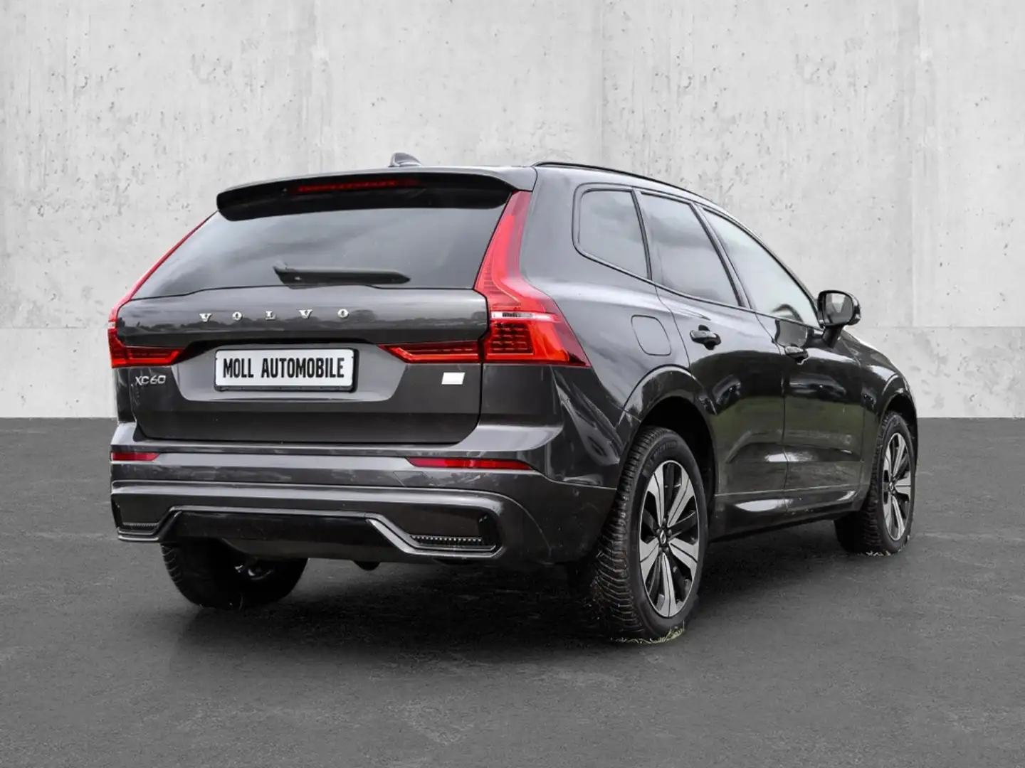 Volvo XC60 Plus Dark Recharge Plug-In Hybrid AWD T8 Twin Engi Grigio - 2