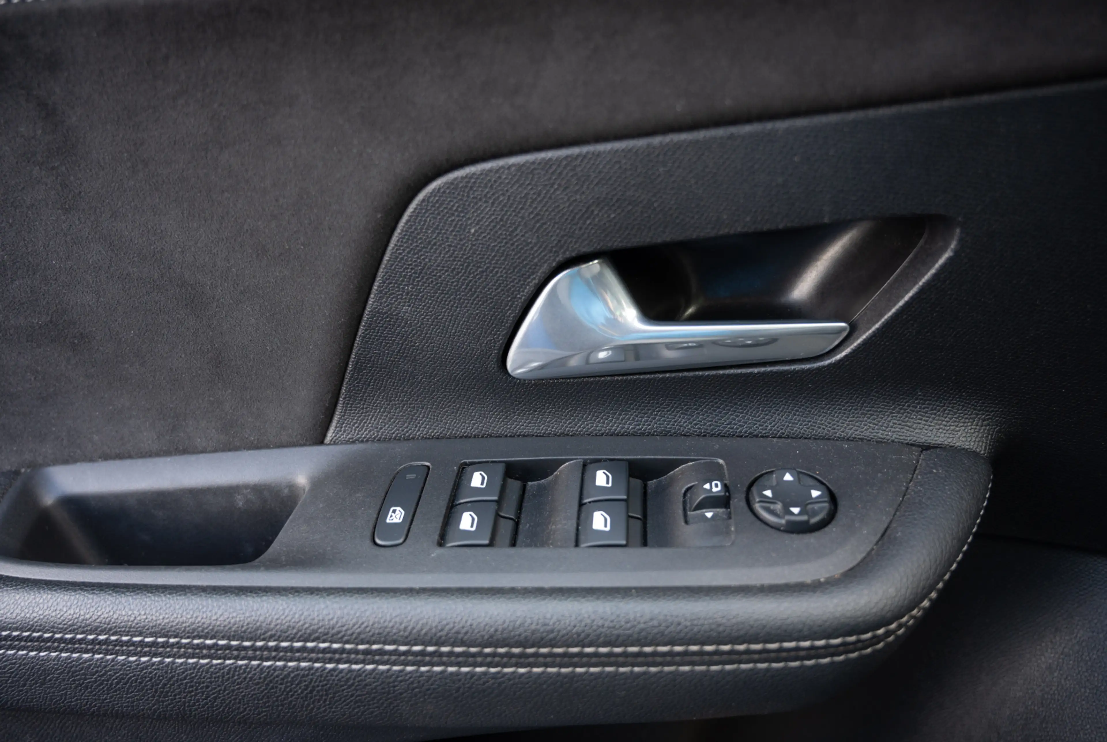 Opel Mokka Ultimate 1.2 Turbo *MIRRORSCREEN*180°KAMERA*PDC* — photo 11