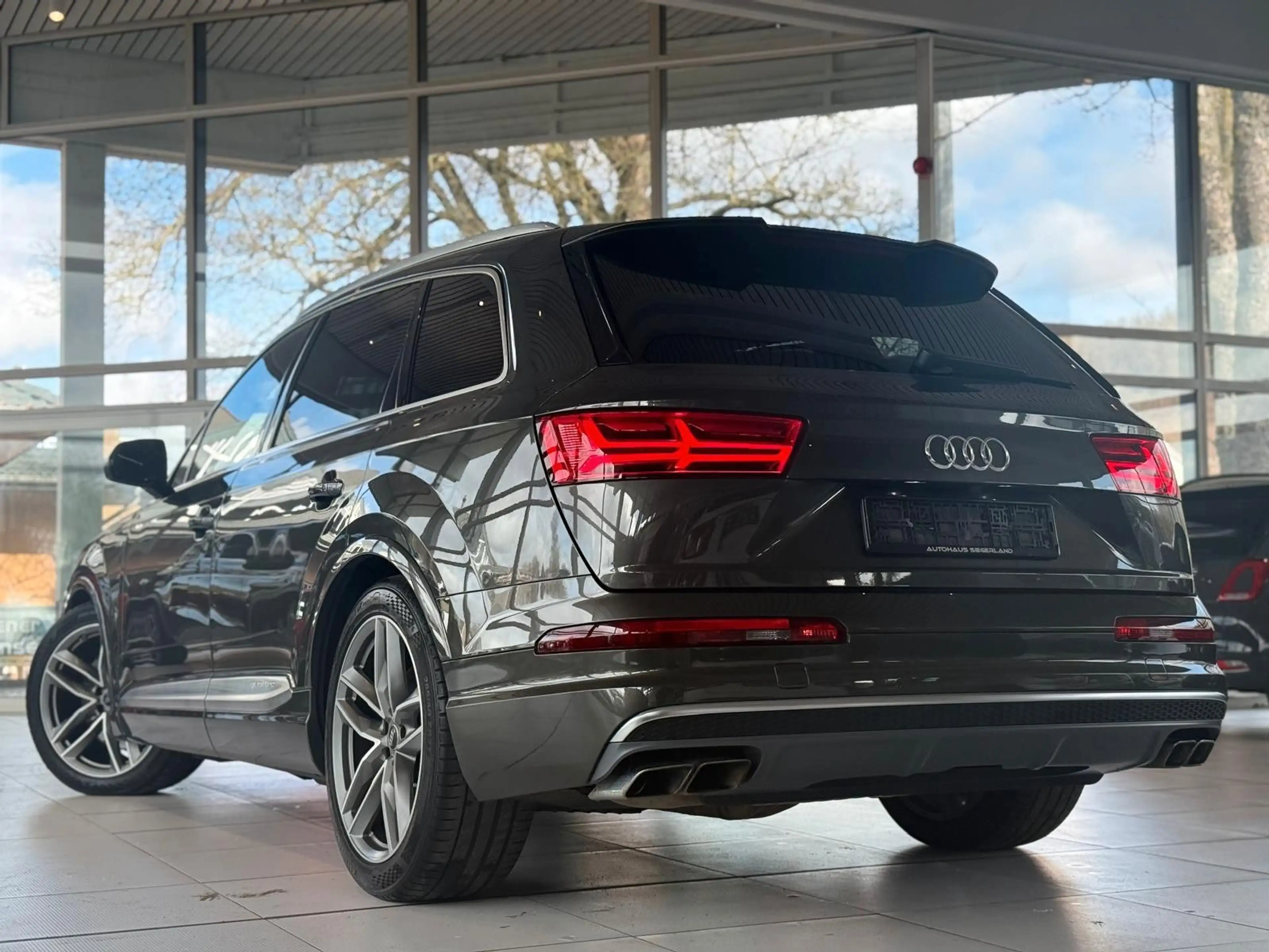 Audi SQ7 4.0 TDI quattro/VOLLAUSTATTUNG/HEADUP/STANDH — photo 7