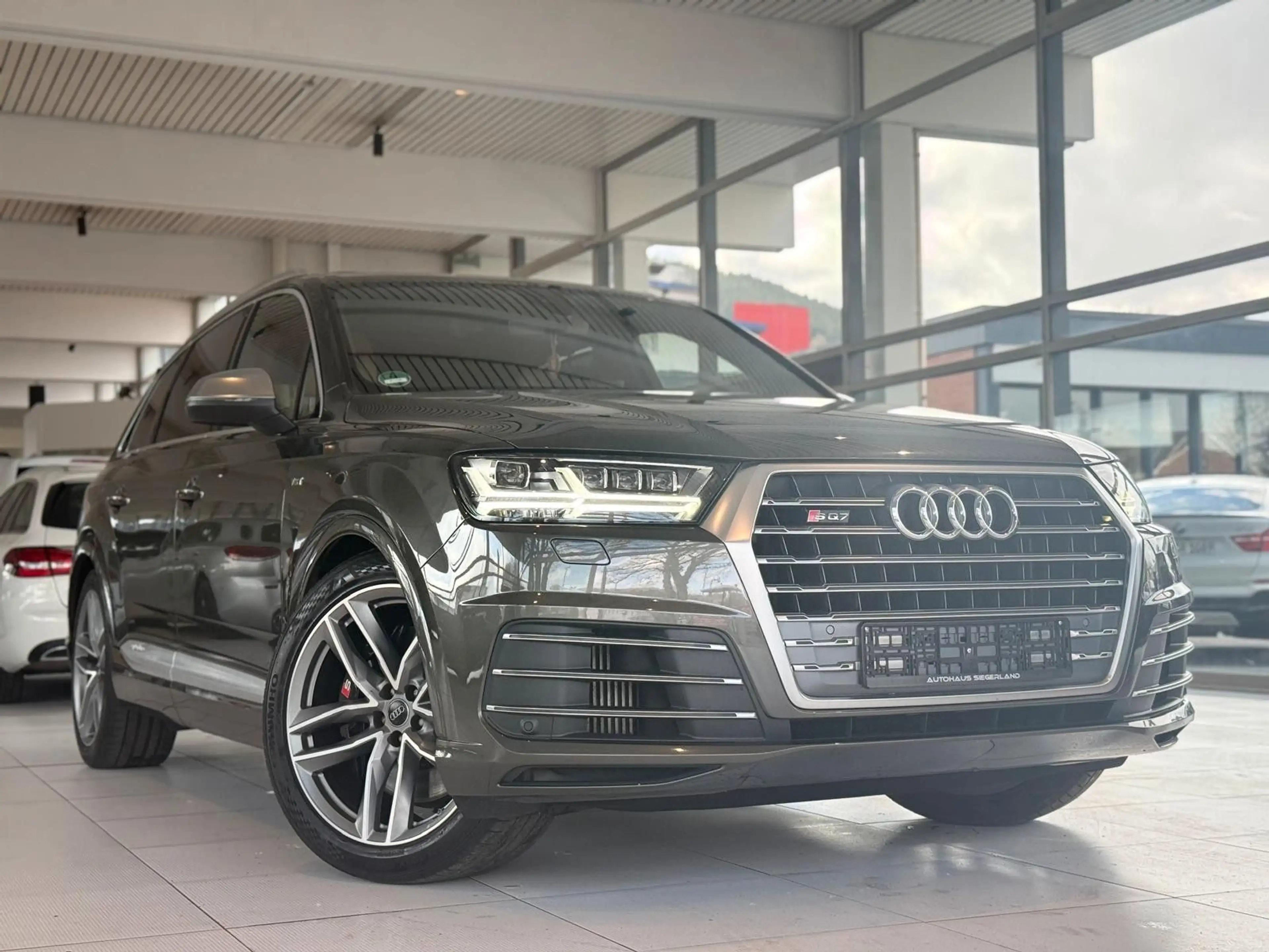 Audi SQ7 4.0 TDI quattro/VOLLAUSTATTUNG/HEADUP/STANDH — photo 2