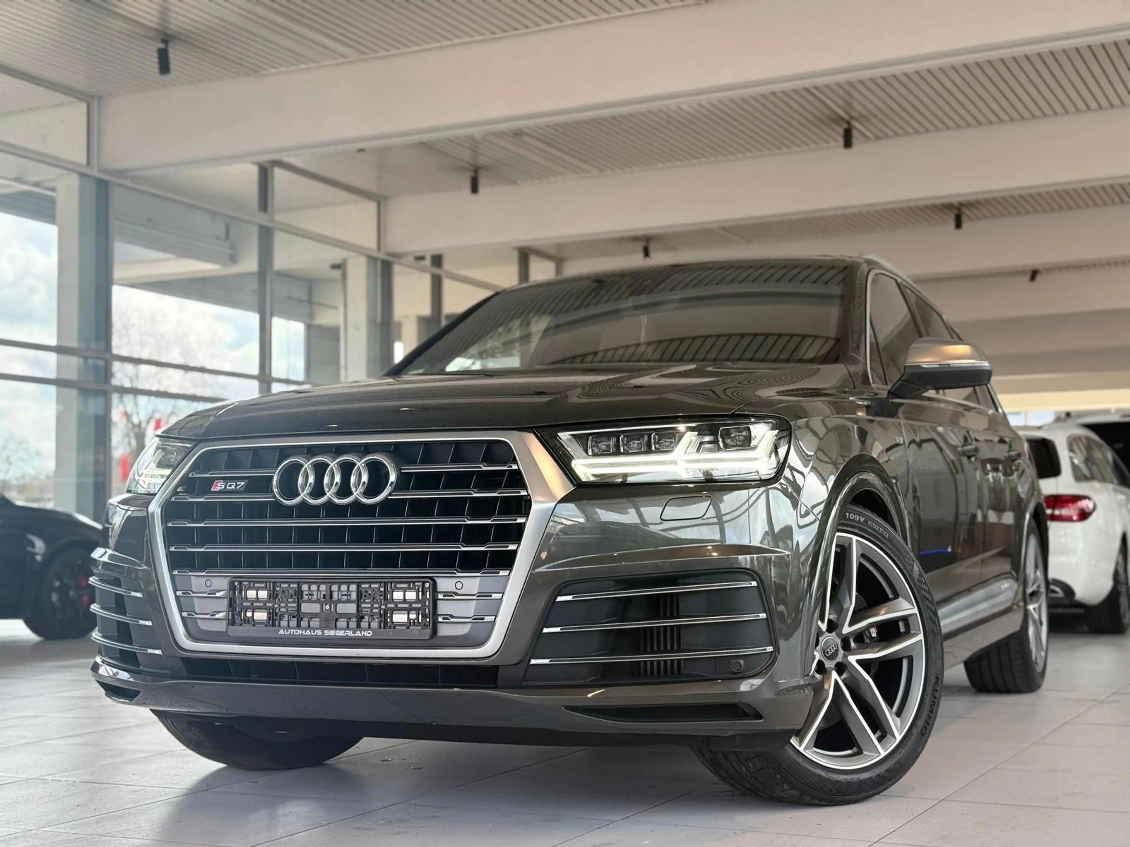 Audi SQ7 4.0 TDI quattro/VOLLAUSTATTUNG/HEADUP/STANDH — photo 4